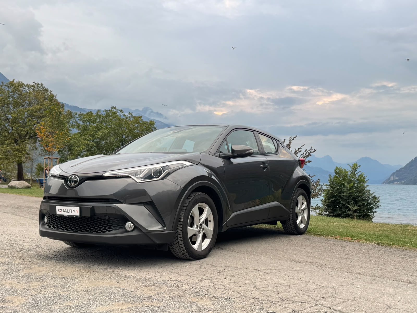 TOYOTA C-HR 1.2 Turbo Active-image-1