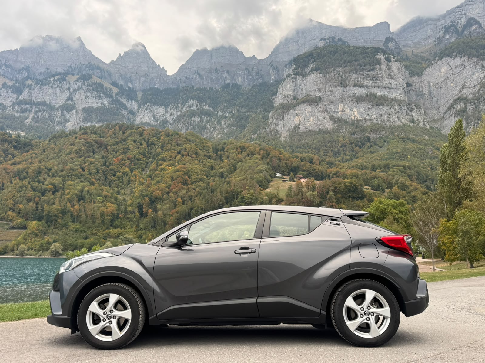 TOYOTA C-HR 1.2 Turbo Active-image-4