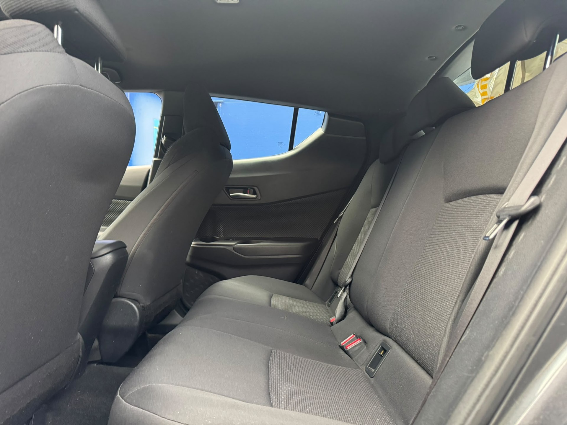 TOYOTA C-HR 1.2 Turbo Active-image-10