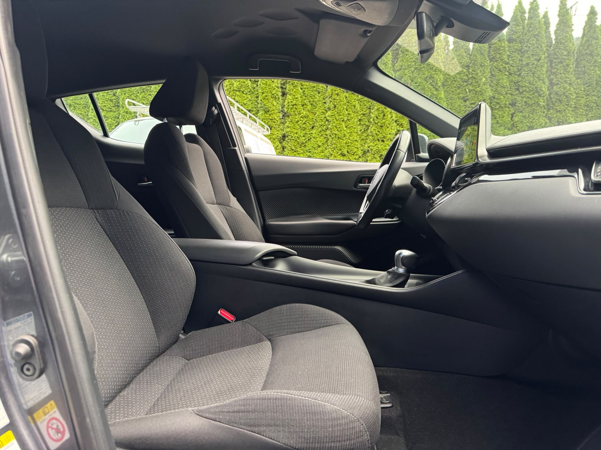 TOYOTA C-HR 1.2 Turbo Active-image-12