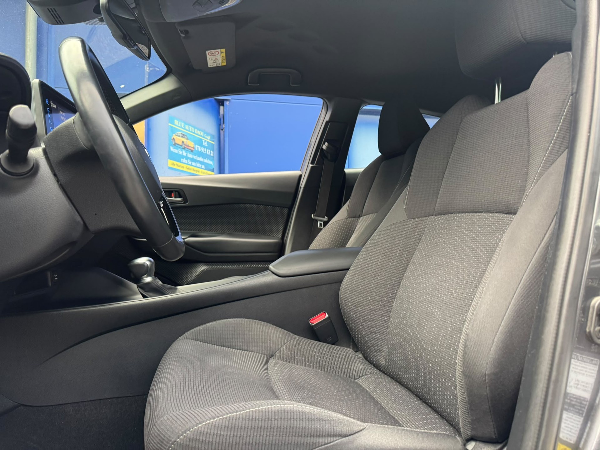 TOYOTA C-HR 1.2 Turbo Active-image-16