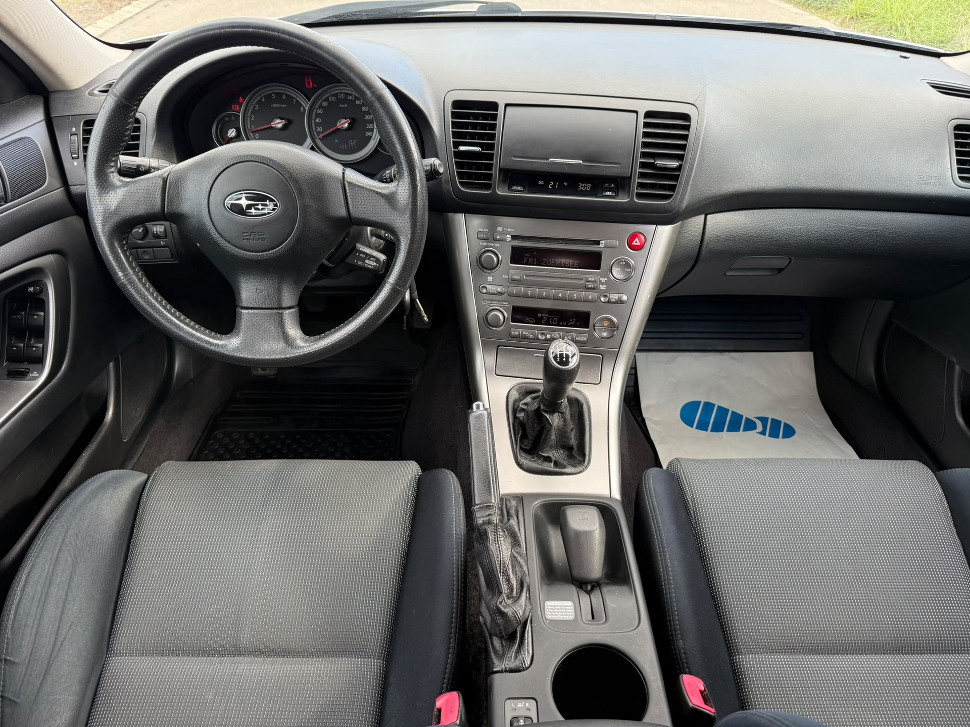 SUBARU Legacy 2.0R AWD Swiss-image-10