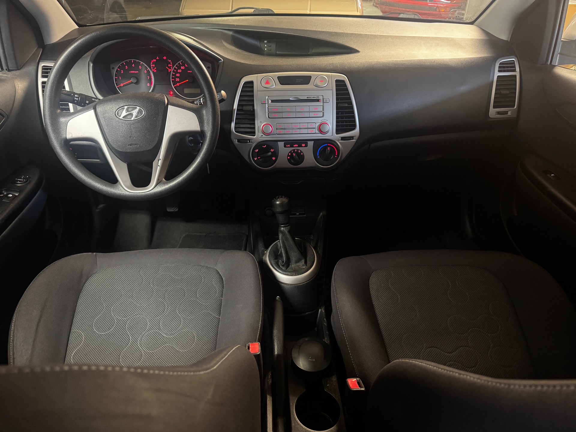 HYUNDAI i20 1.2 Comfort-image-4