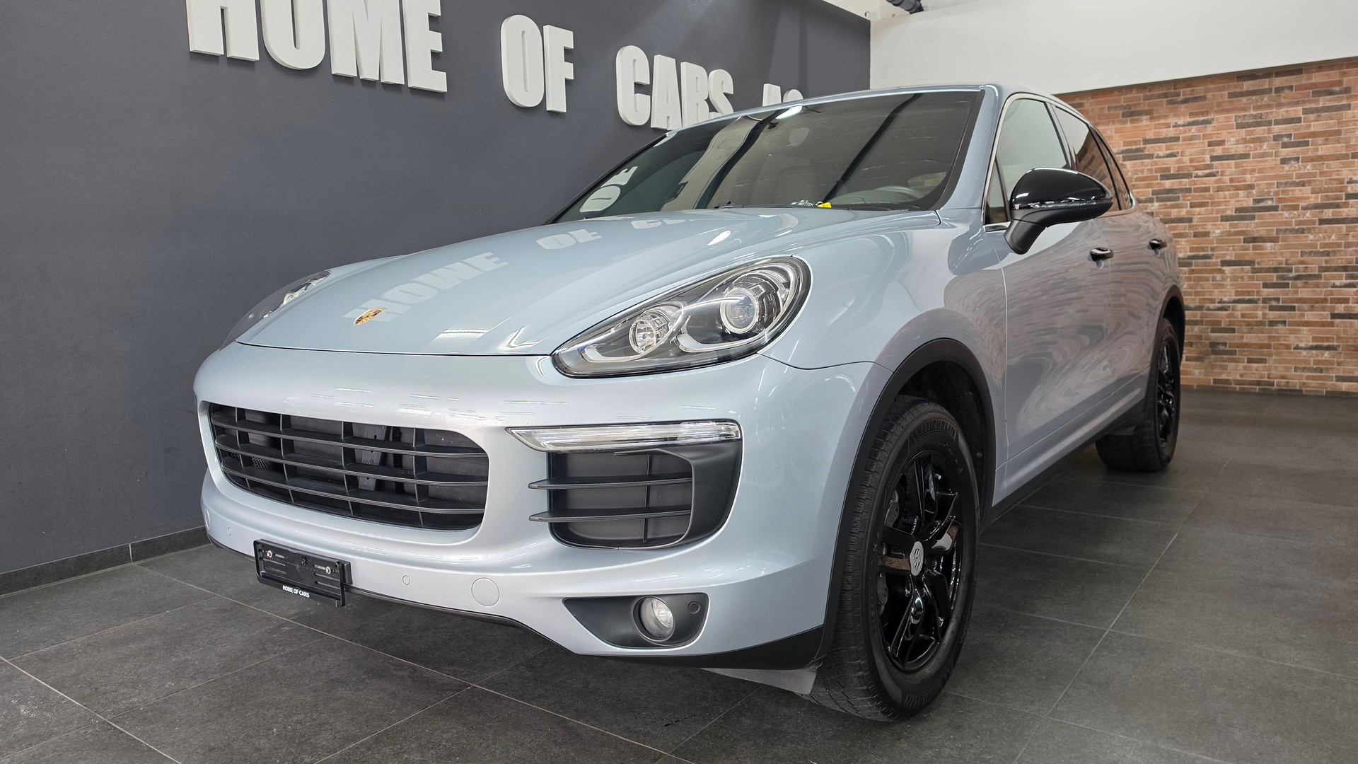 PORSCHE Cayenne-image-1