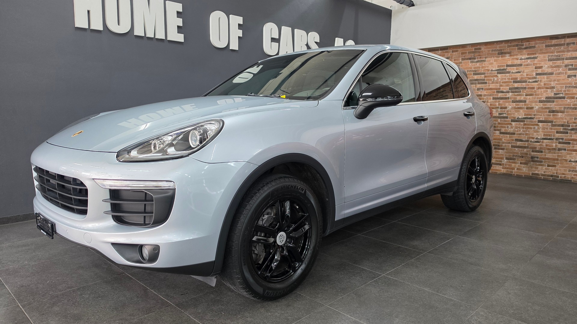 PORSCHE Cayenne-image-2