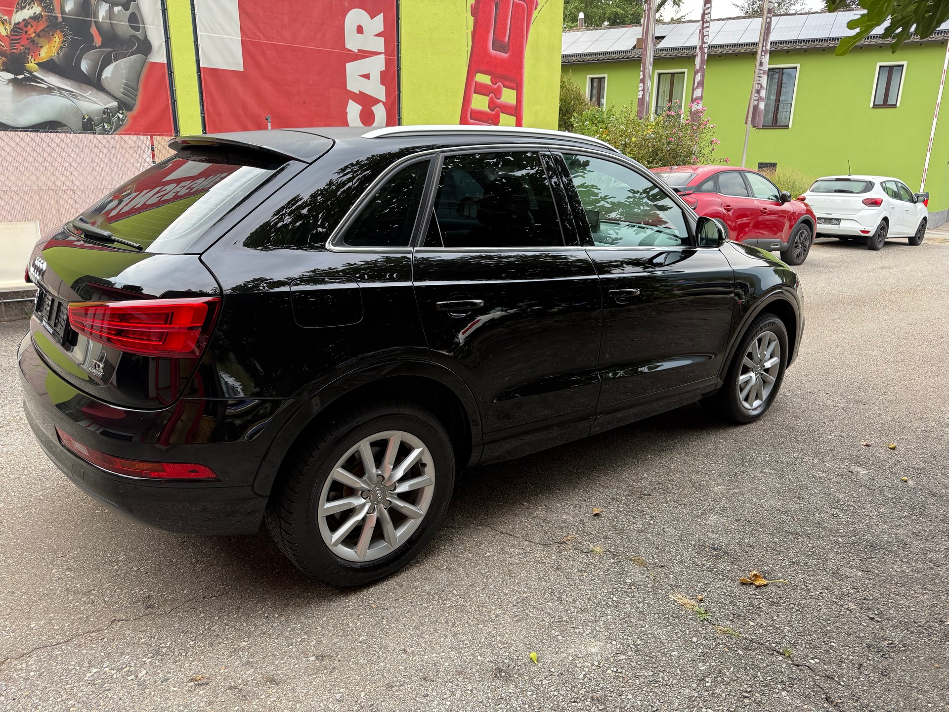 AUDI Q3 2.0 TDI sport quattro S-tronic-image-2
