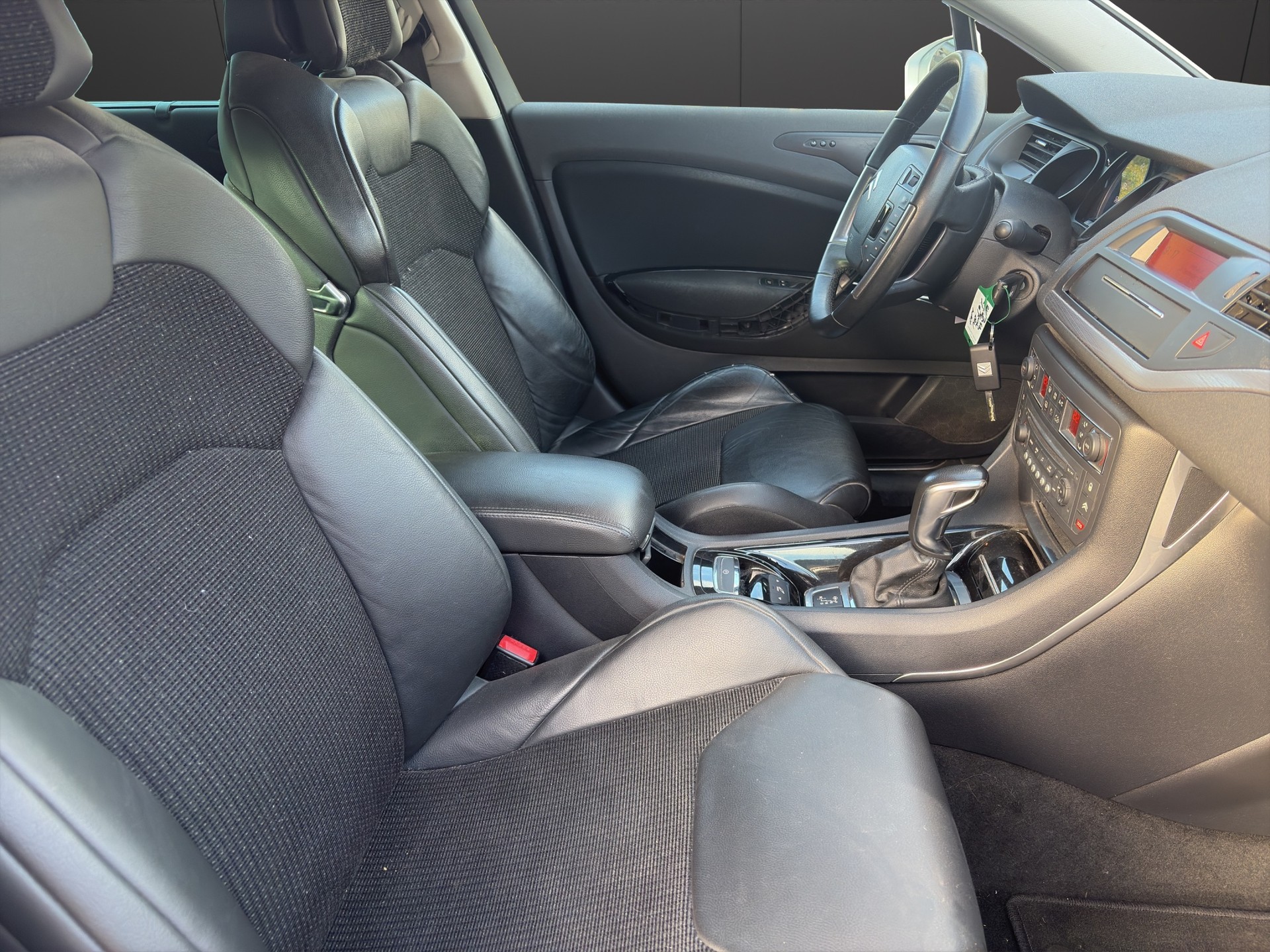CITROEN C5 Tourer 1.6 THP 155 Exclusive-image-10