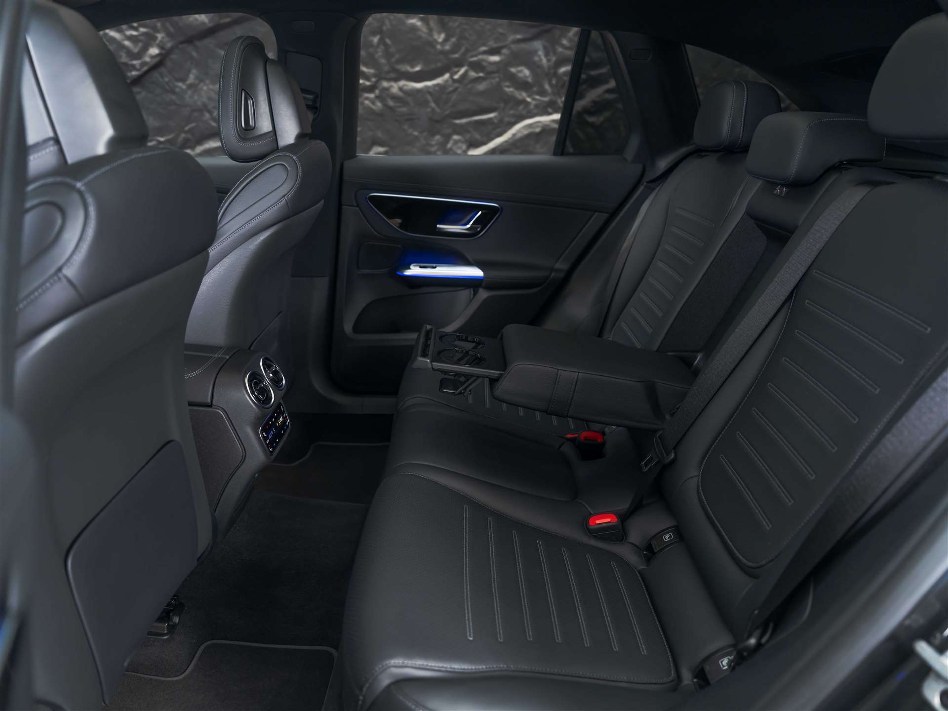 MERCEDES-BENZ GLC 300 4Matic AMG Line 9G-Tronic *Facelift*Werksgarantie*Panorama*Digital Light*-image-15