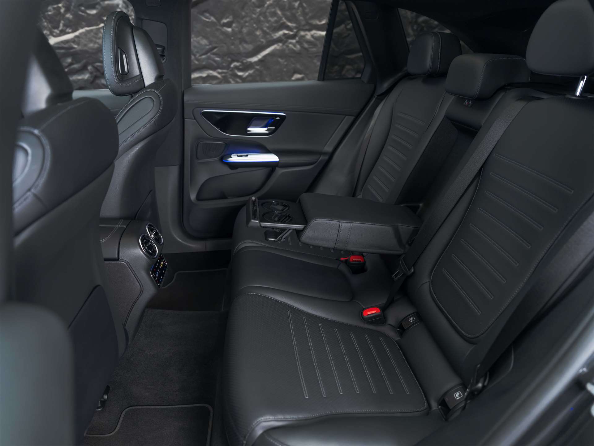 MERCEDES-BENZ GLC 300 4Matic AMG Line 9G-Tronic *Facelift*Werksgarantie*Panorama*Digital Light*-image-16