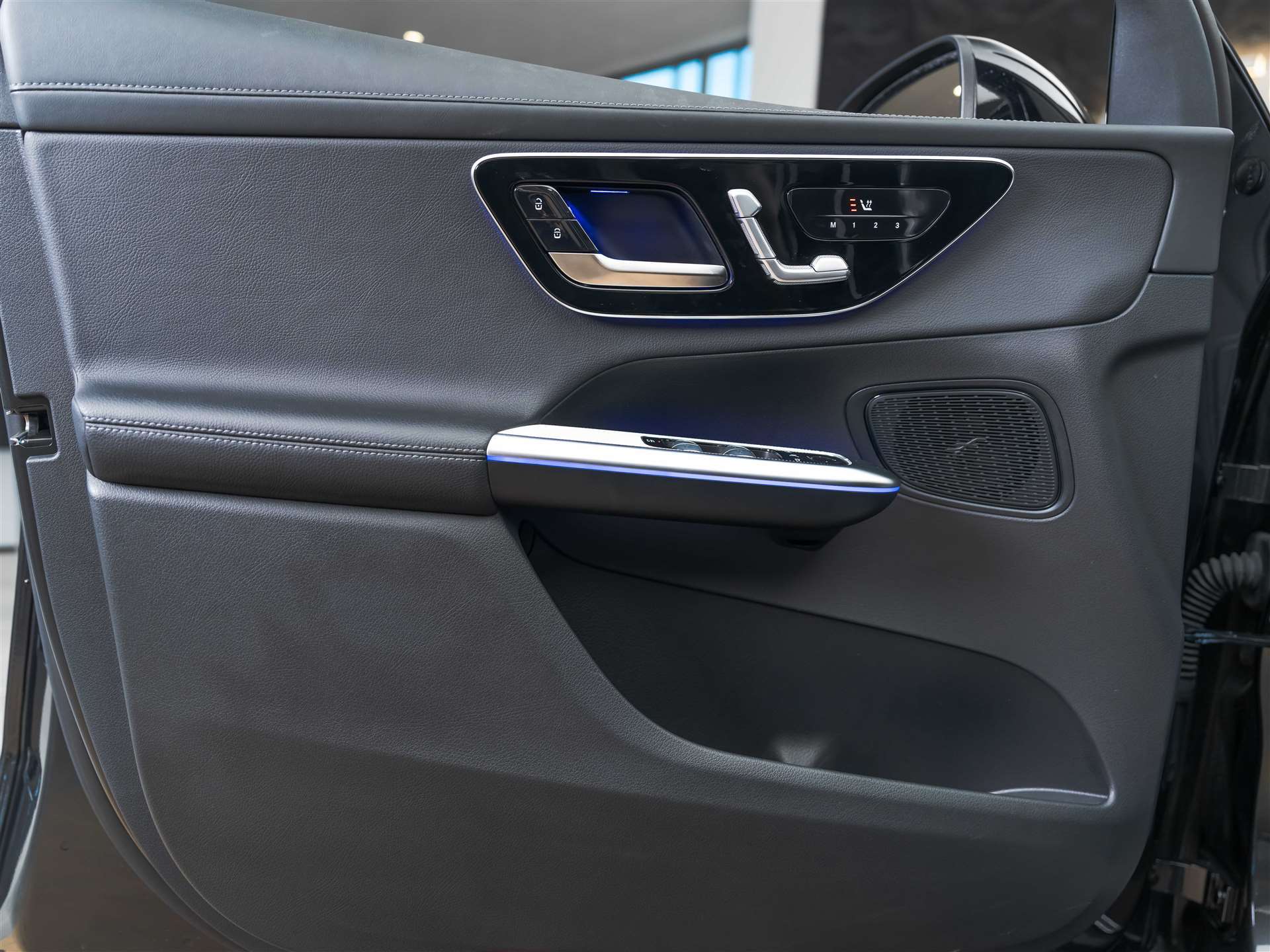 MERCEDES-BENZ GLC 300 4Matic AMG Line 9G-Tronic *Facelift*Werksgarantie*Panorama*Digital Light*-image-22