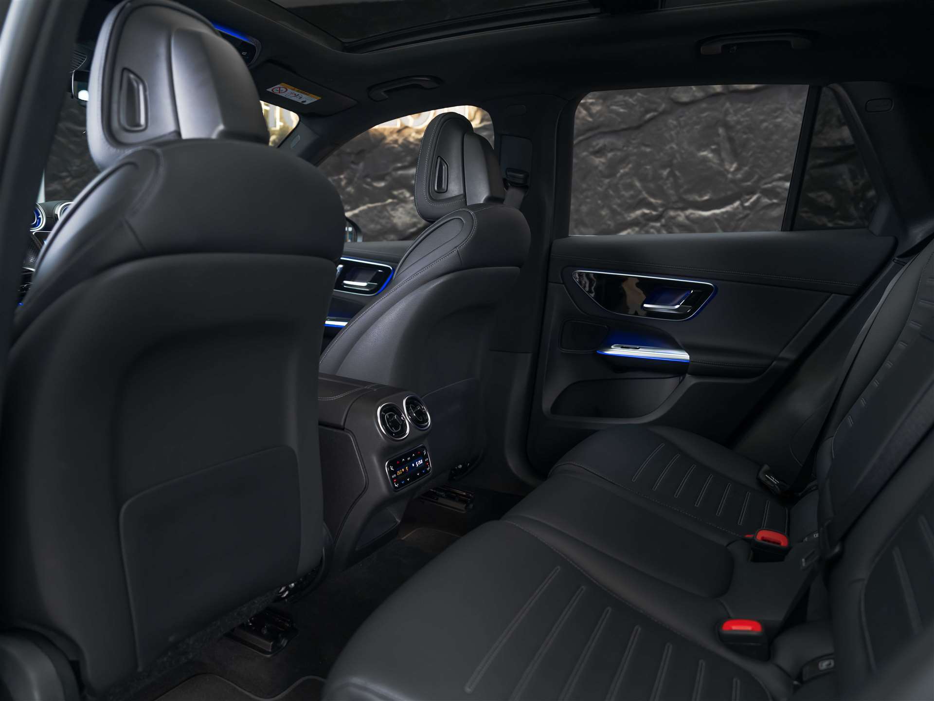 MERCEDES-BENZ GLC 300 4Matic AMG Line 9G-Tronic *Facelift*Werksgarantie*Panorama*Digital Light*-image-13