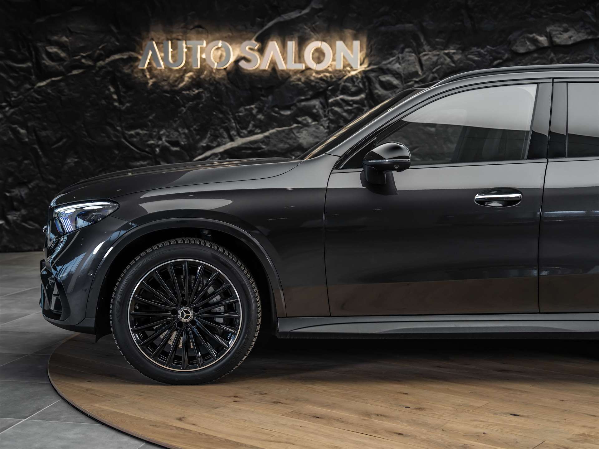 MERCEDES-BENZ GLC 300 4Matic AMG Line 9G-Tronic *Facelift*Werksgarantie*Panorama*Digital Light*-image-19