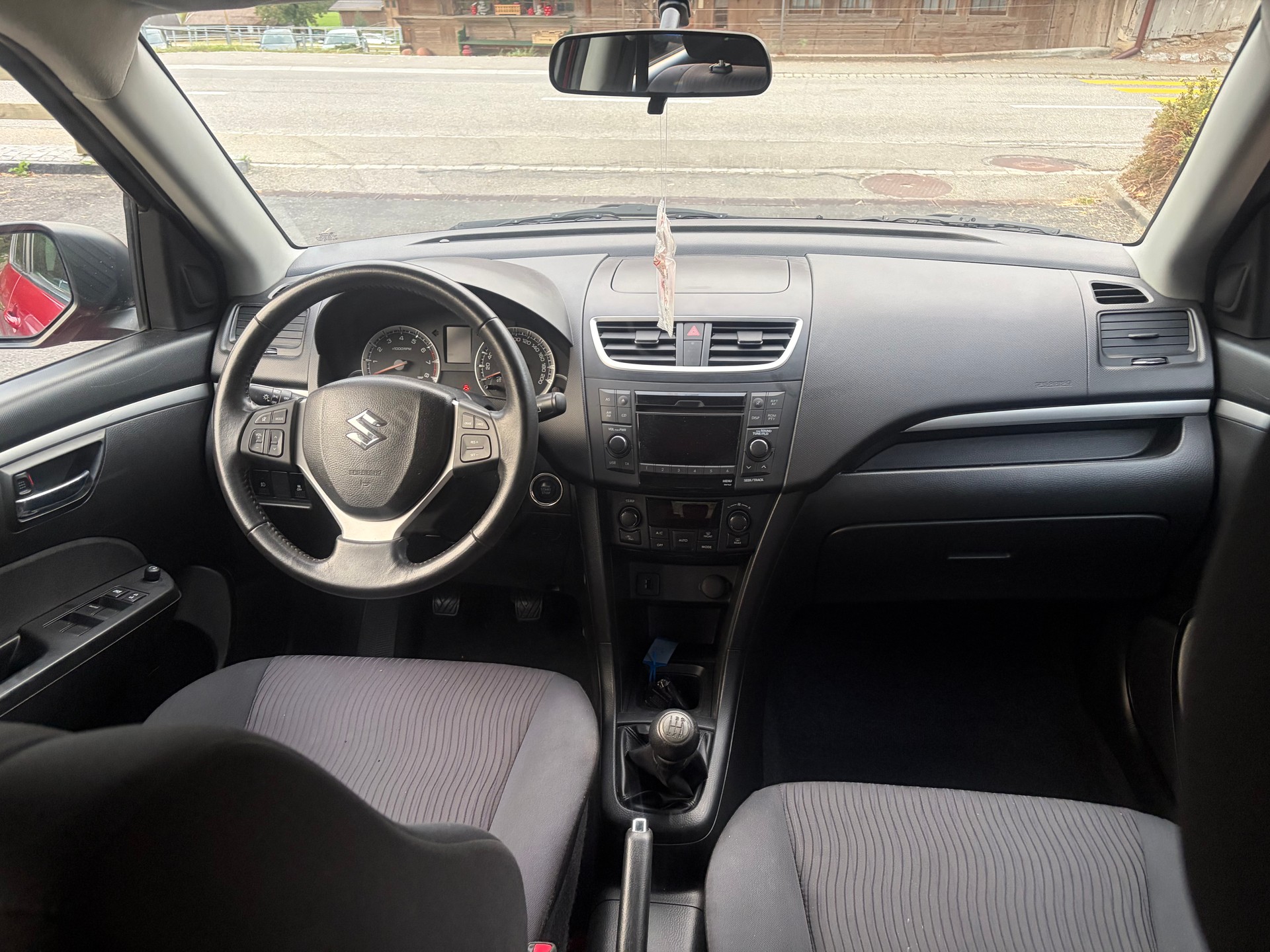 SUZUKI Swift 1.2i 16V GL Top 4x4-image-6