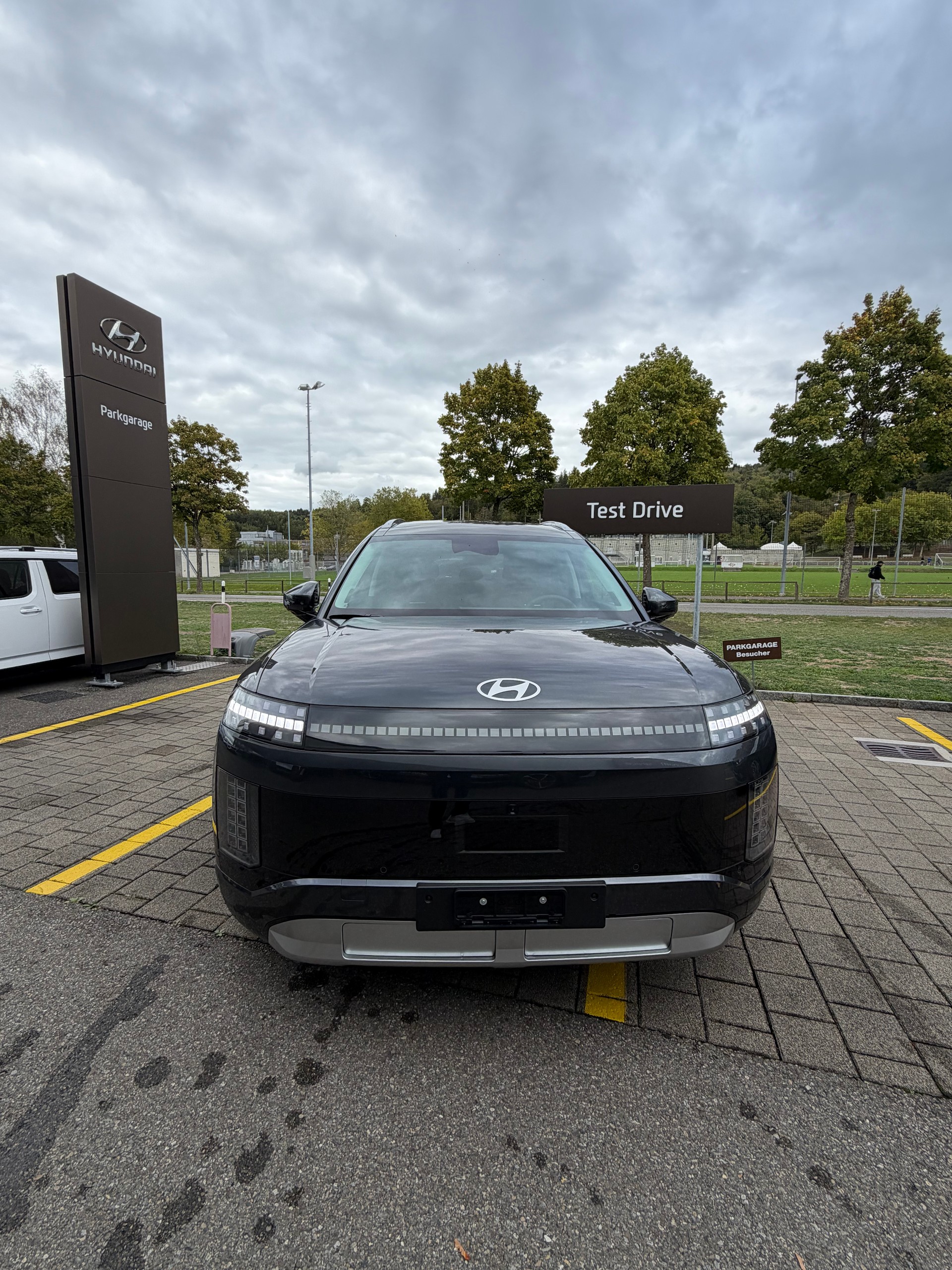 HYUNDAI Ioniq 9 110kWh Vertex 4WD-image-4