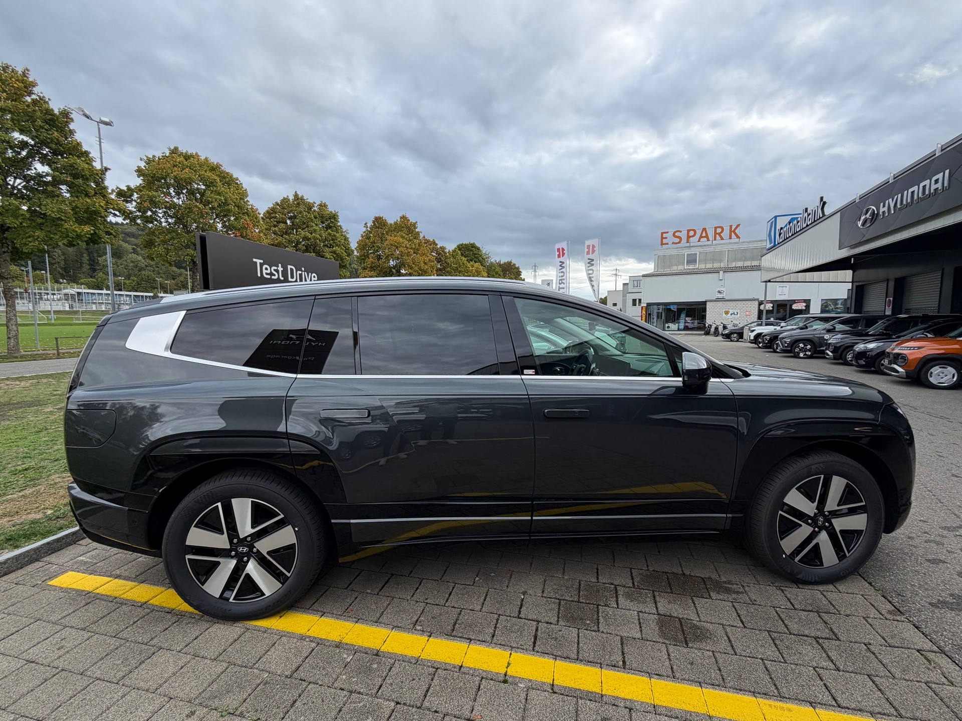 HYUNDAI Ioniq 9 110kWh Vertex 4WD-image-3