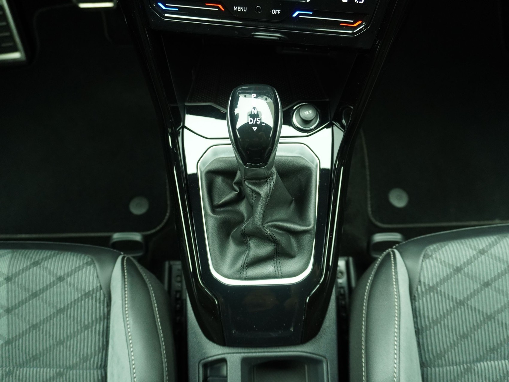 VW T-Roc 1.5 TSI DSG R-Line-image-14
