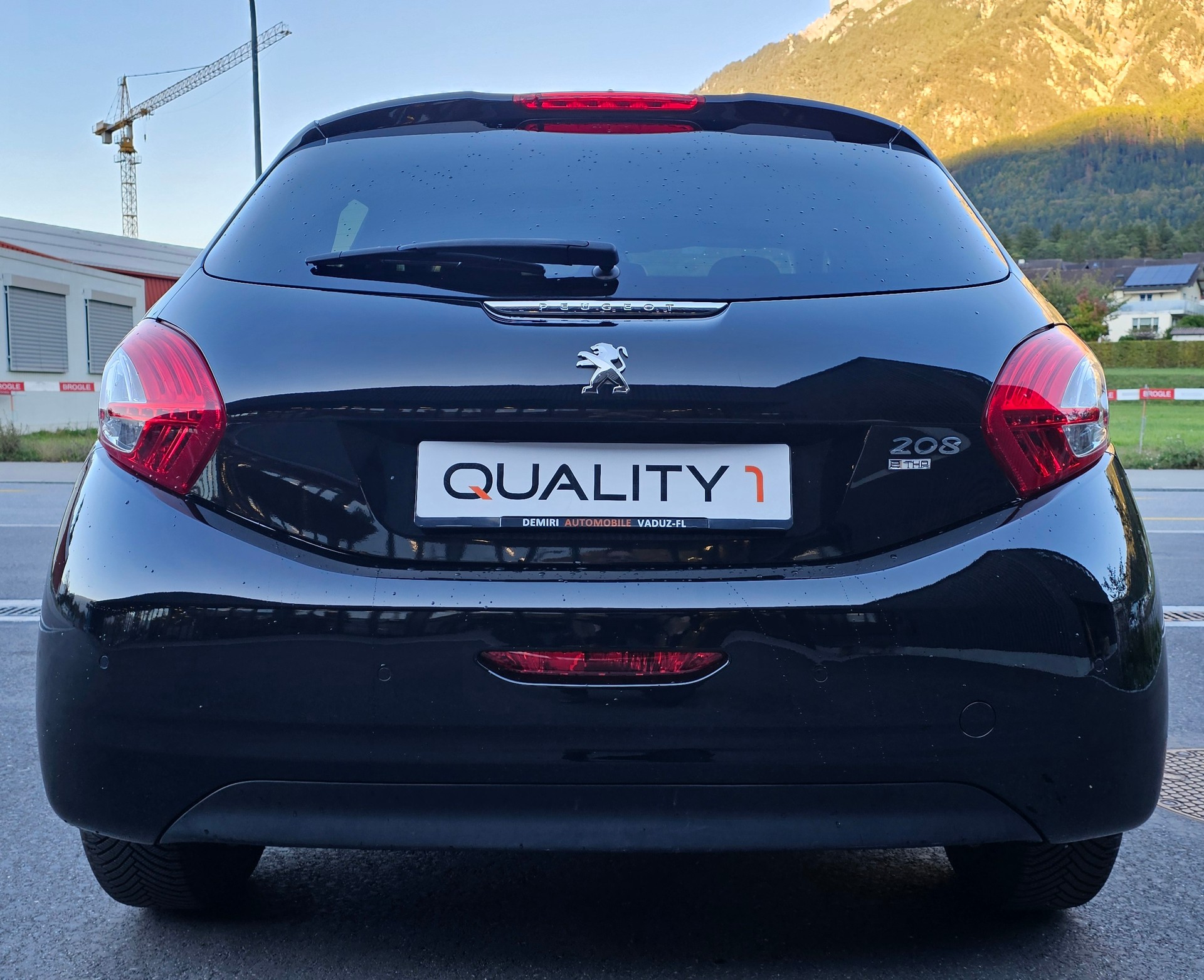 PEUGEOT 208 1.2 THP Allure-image-7