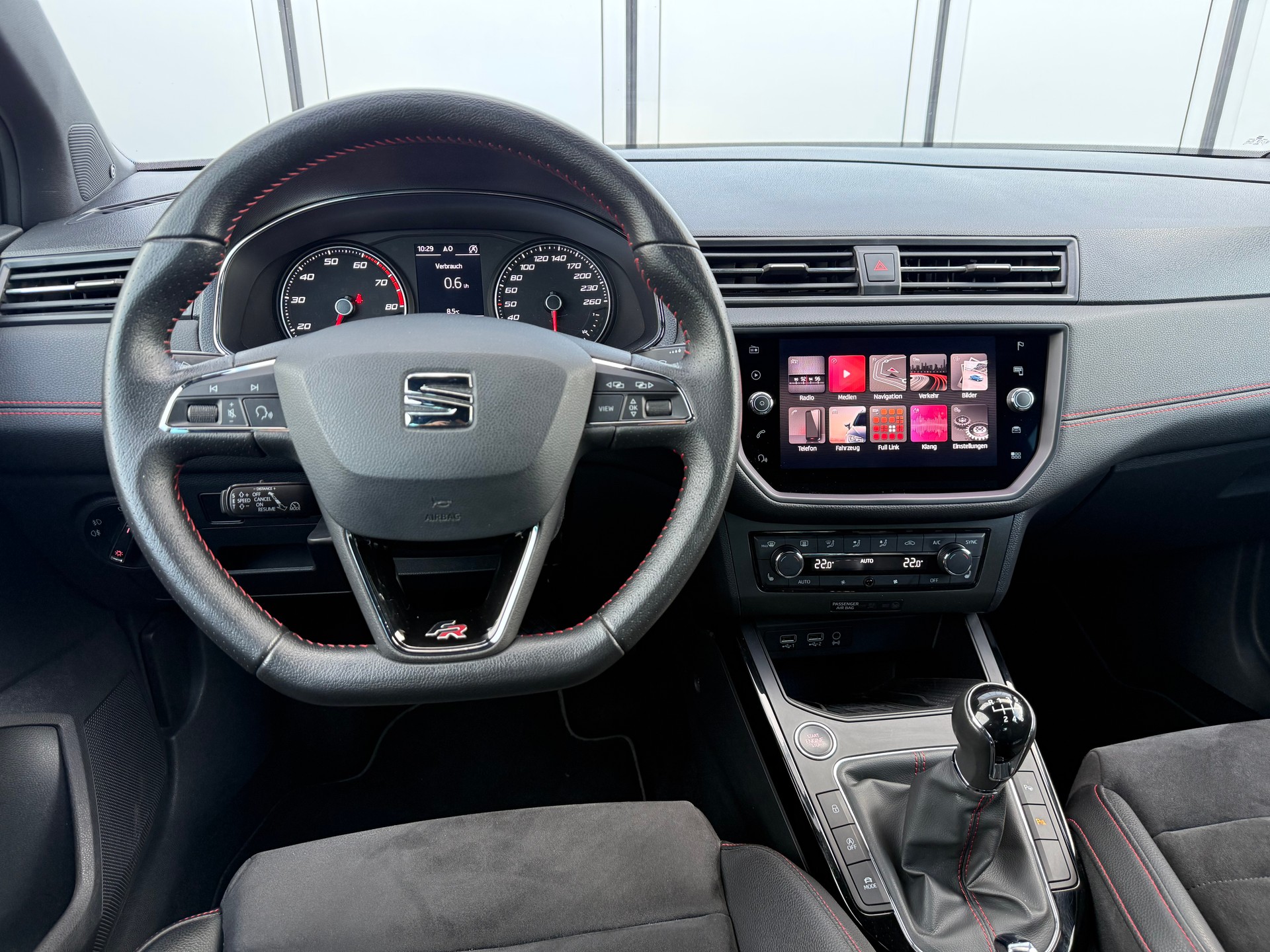 SEAT Arona 1.5 TSI Evo FR-image-6