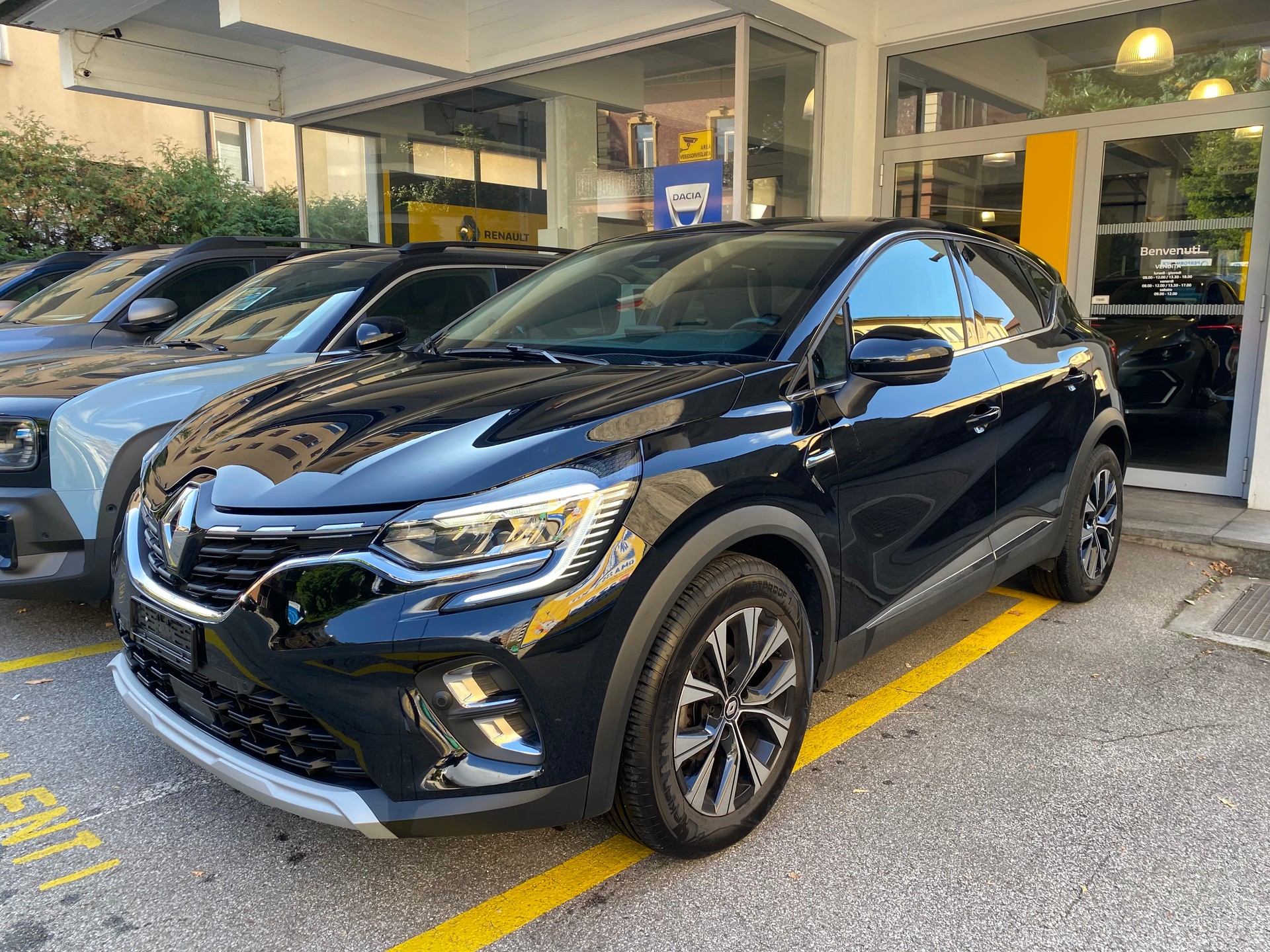 RENAULT Captur 1.3 TCe Techno EDC-image-0