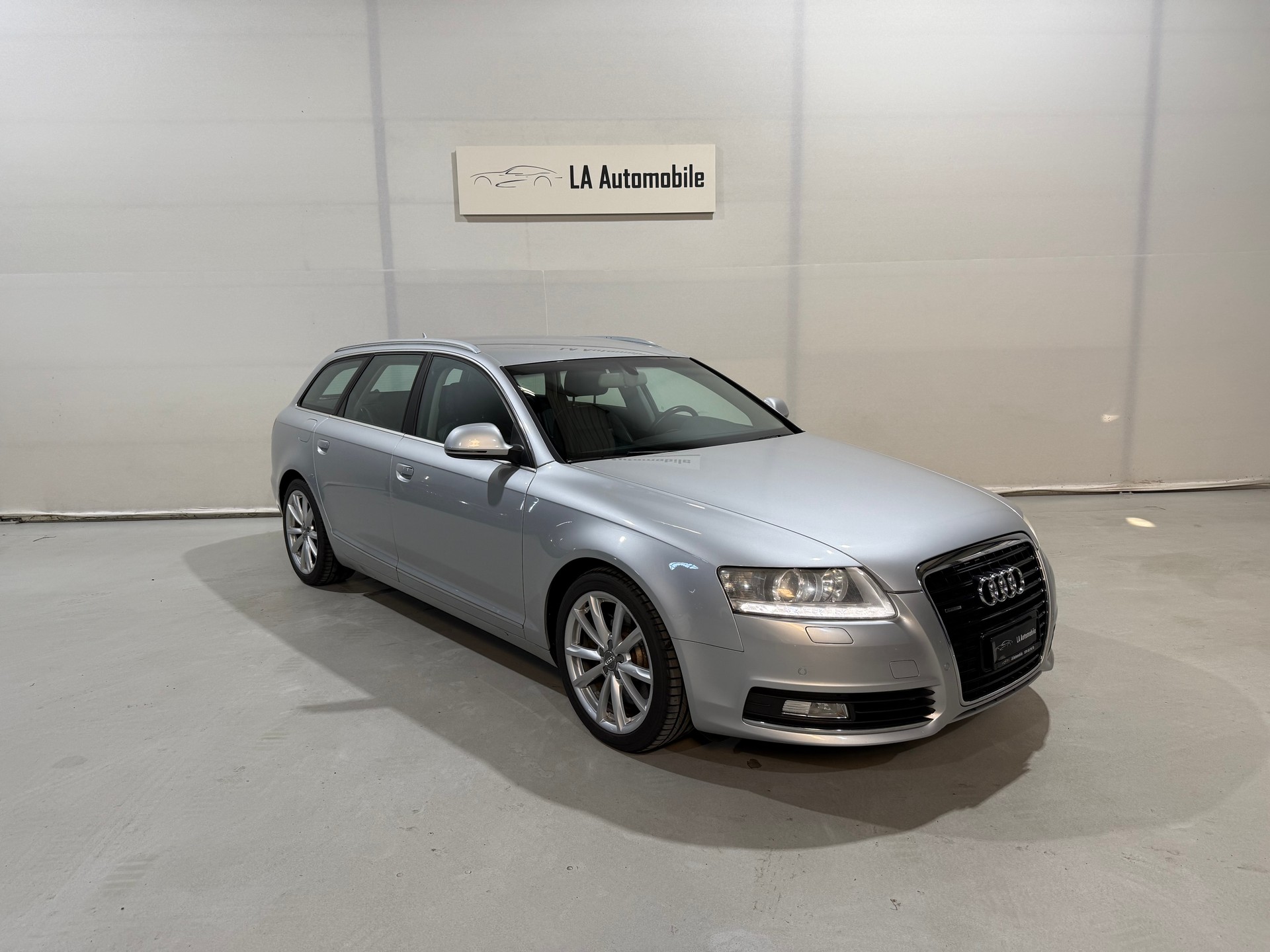 AUDI A6 Avant 3.0 V6 TDI quattro tiptronic-image-4