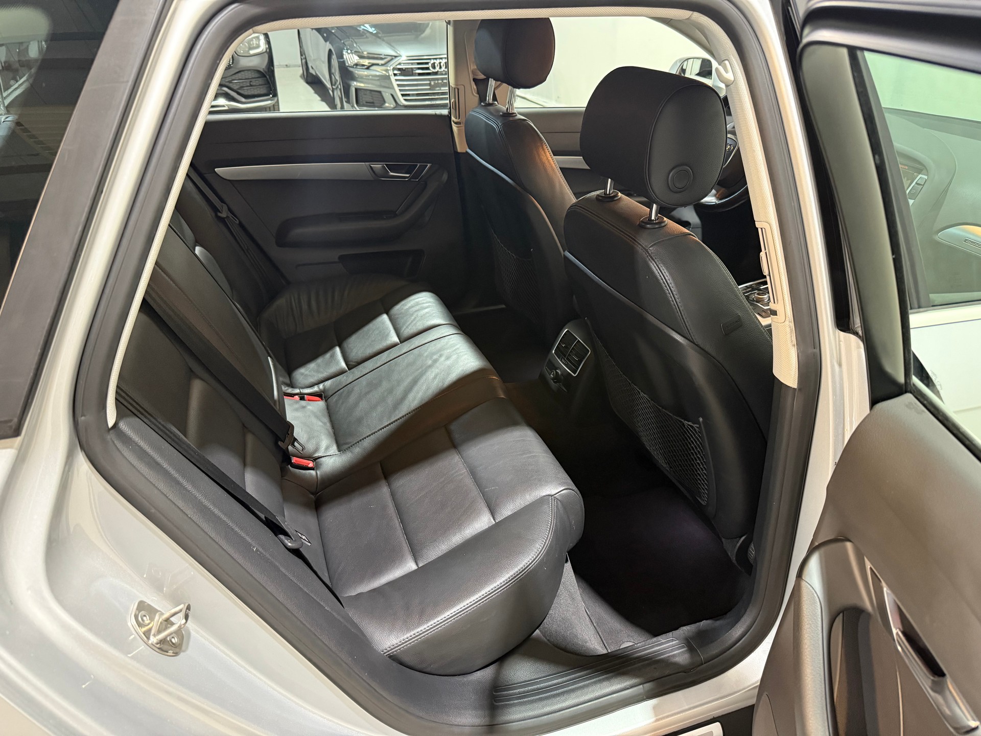 AUDI A6 Avant 3.0 V6 TDI quattro tiptronic-image-15