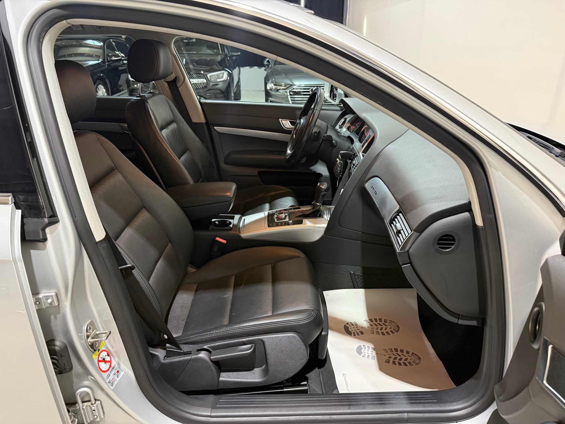 AUDI A6 Avant 3.0 V6 TDI quattro tiptronic-image-13