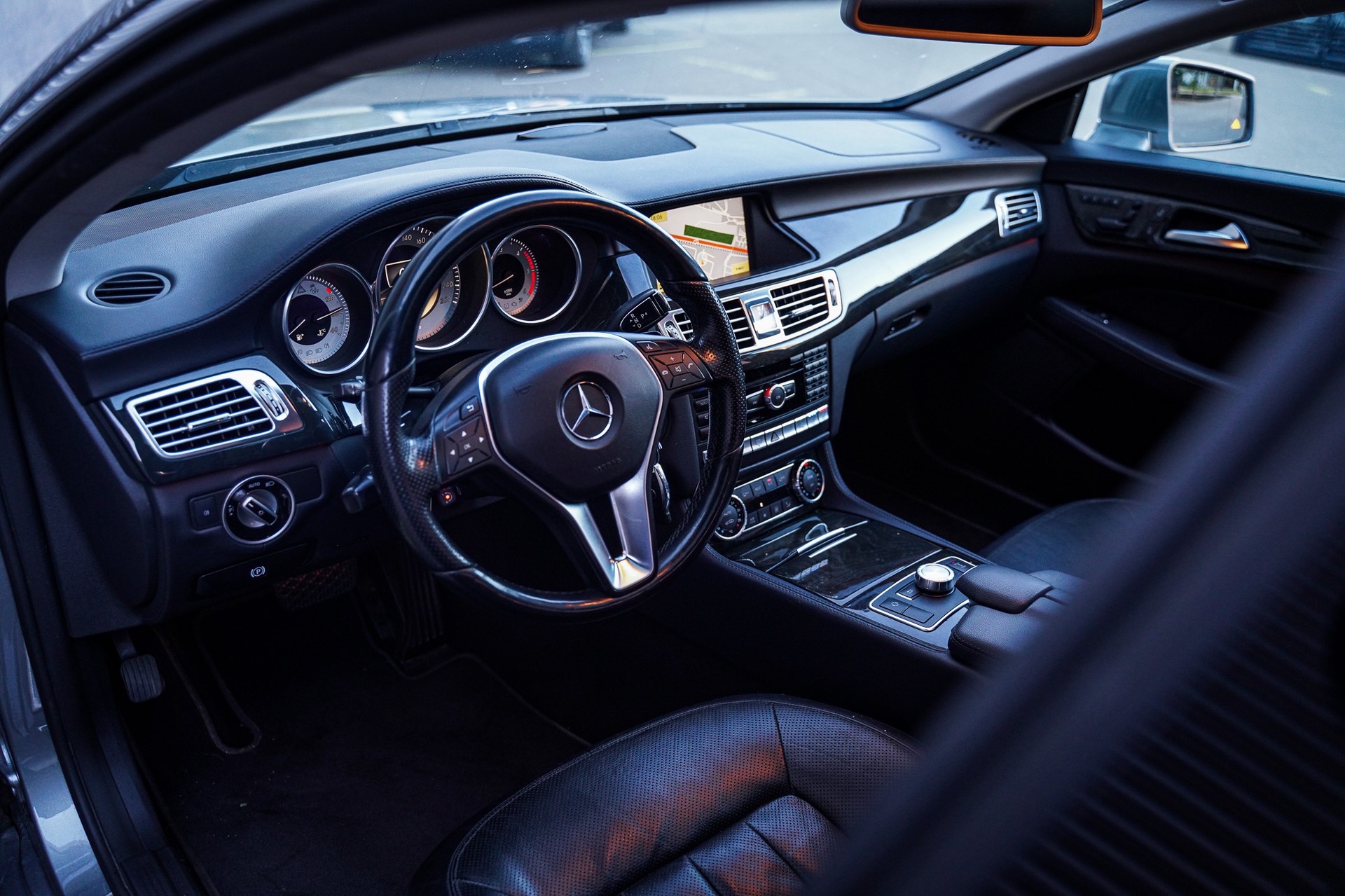 MERCEDES-BENZ CLS 350 CDI 4Matic 7G-Tronic-image-11