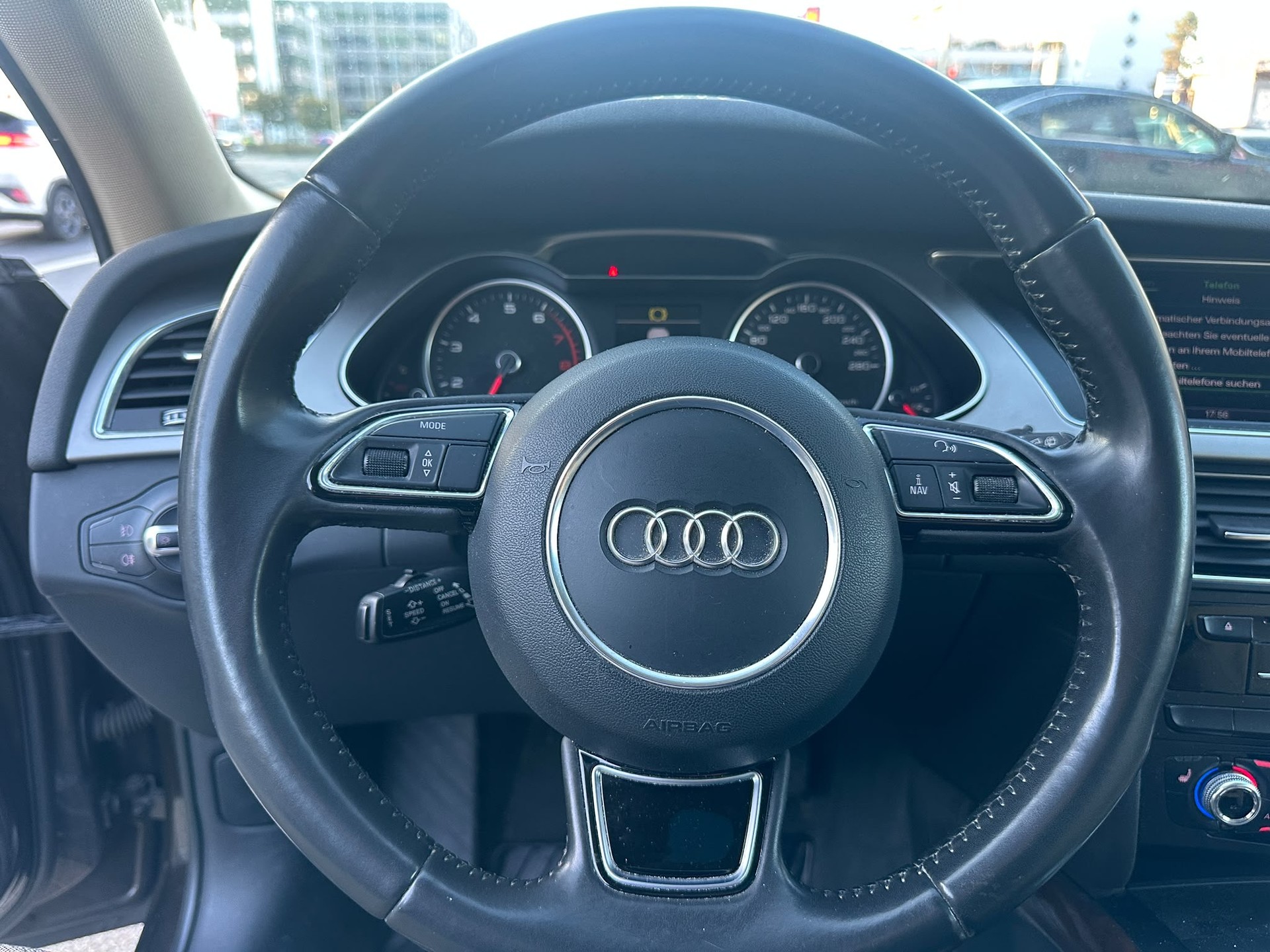 AUDI A4 Avant 2.0 TFSI quattro s-tronic-image-7
