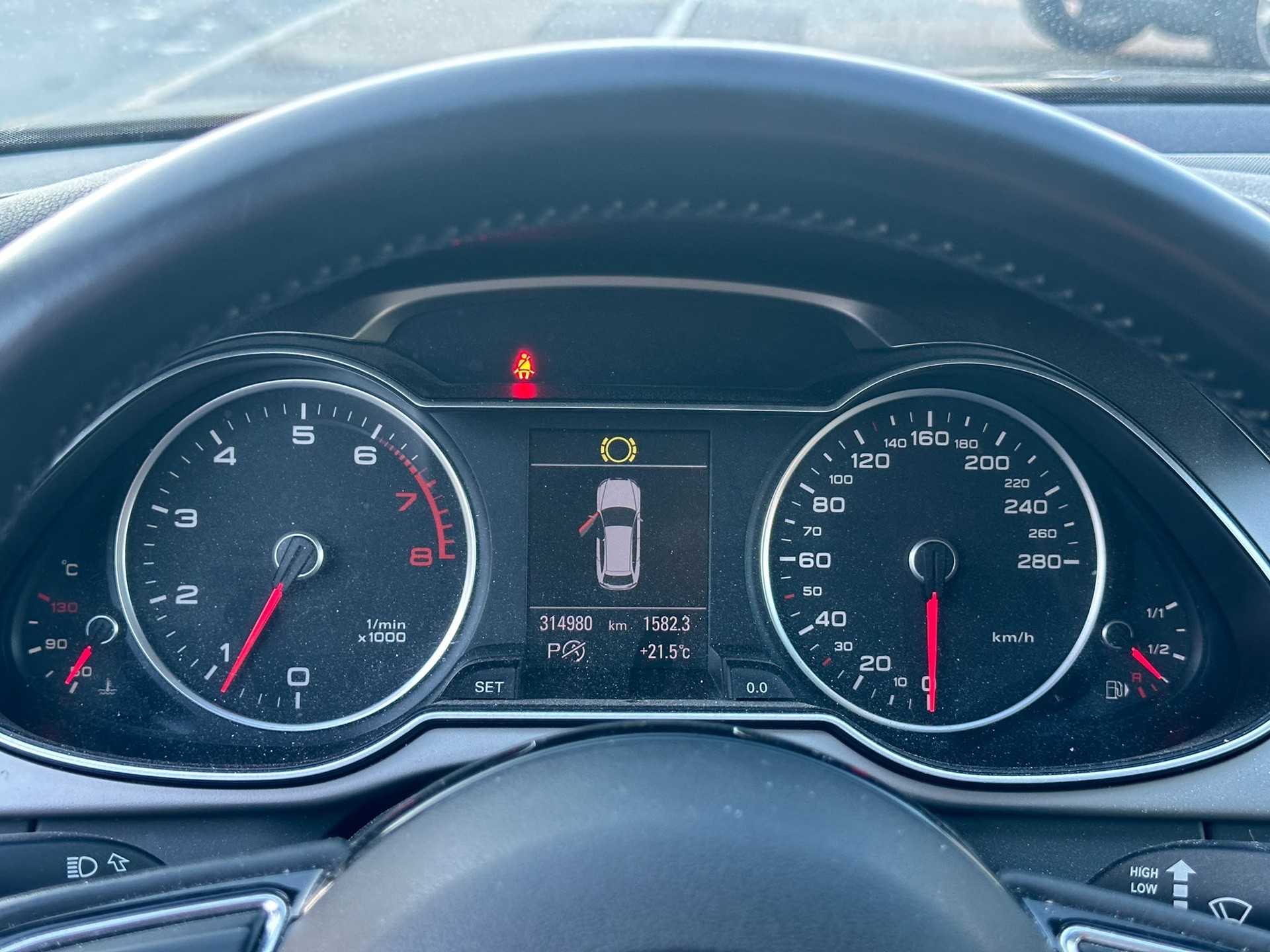 AUDI A4 Avant 2.0 TFSI quattro s-tronic-image-6