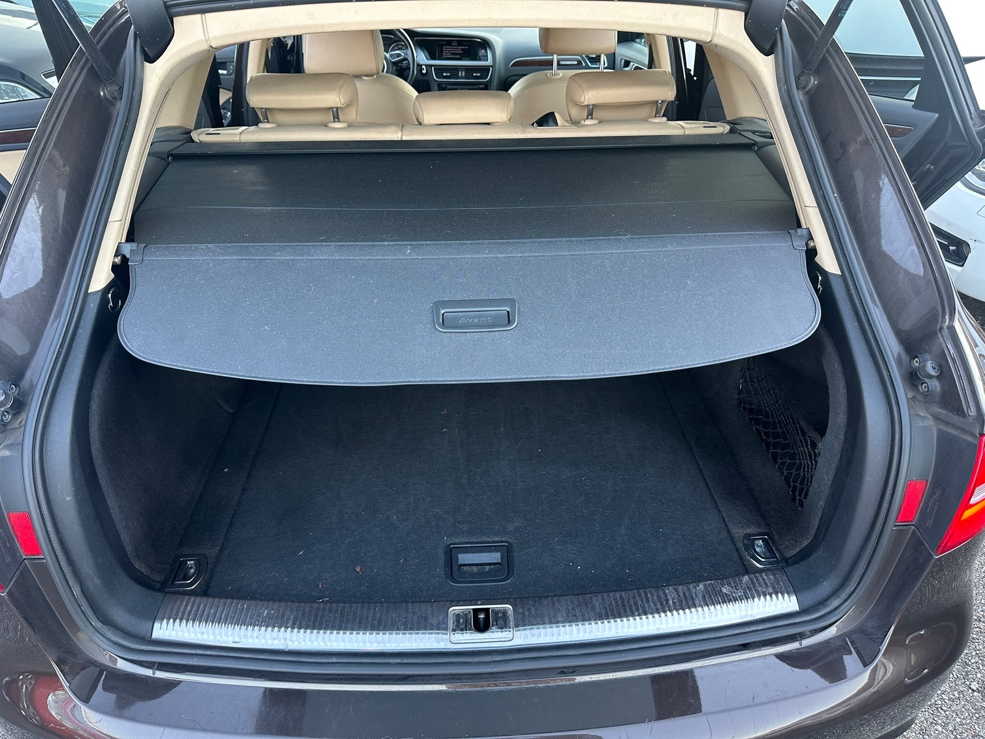 AUDI A4 Avant 2.0 TFSI quattro s-tronic-image-12