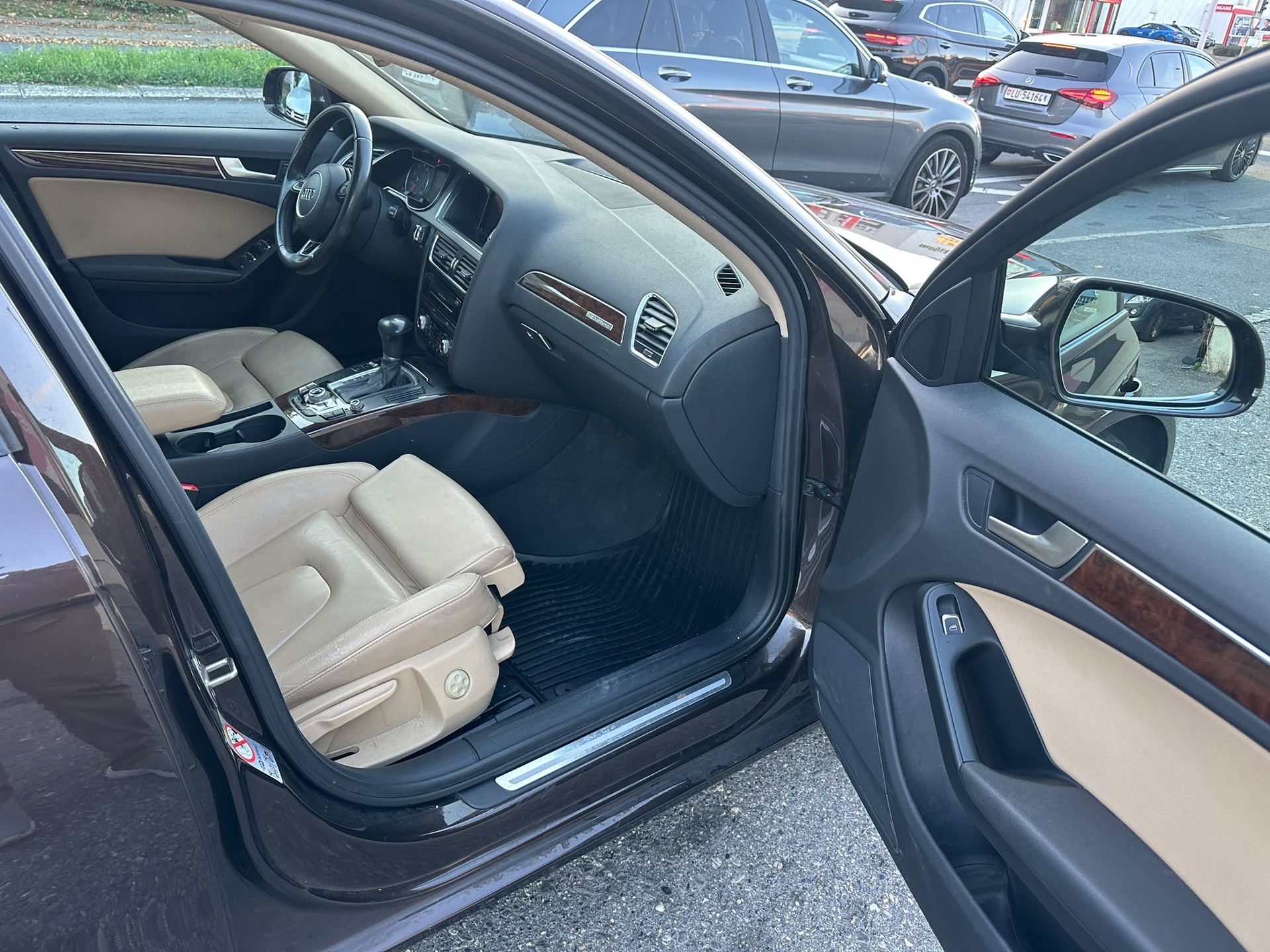 AUDI A4 Avant 2.0 TFSI quattro s-tronic-image-11