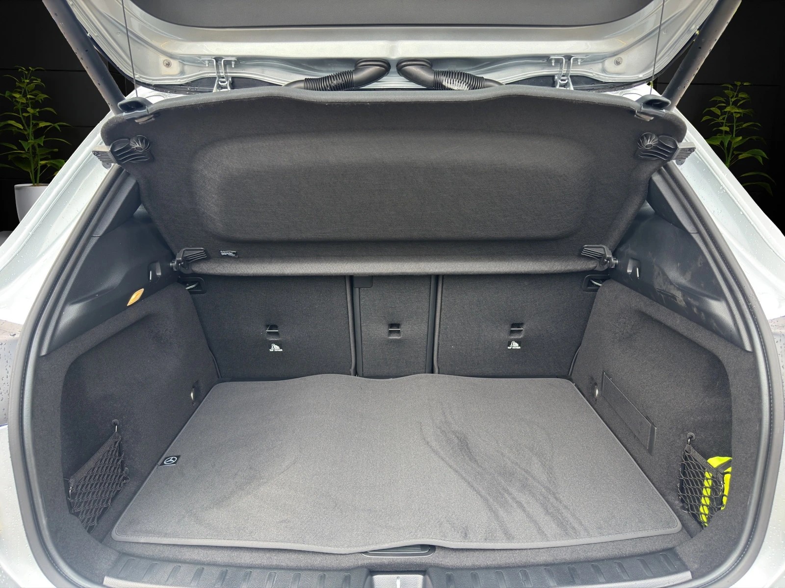 MERCEDES-BENZ GLA 200 Night Star 7G-DCT-image-4