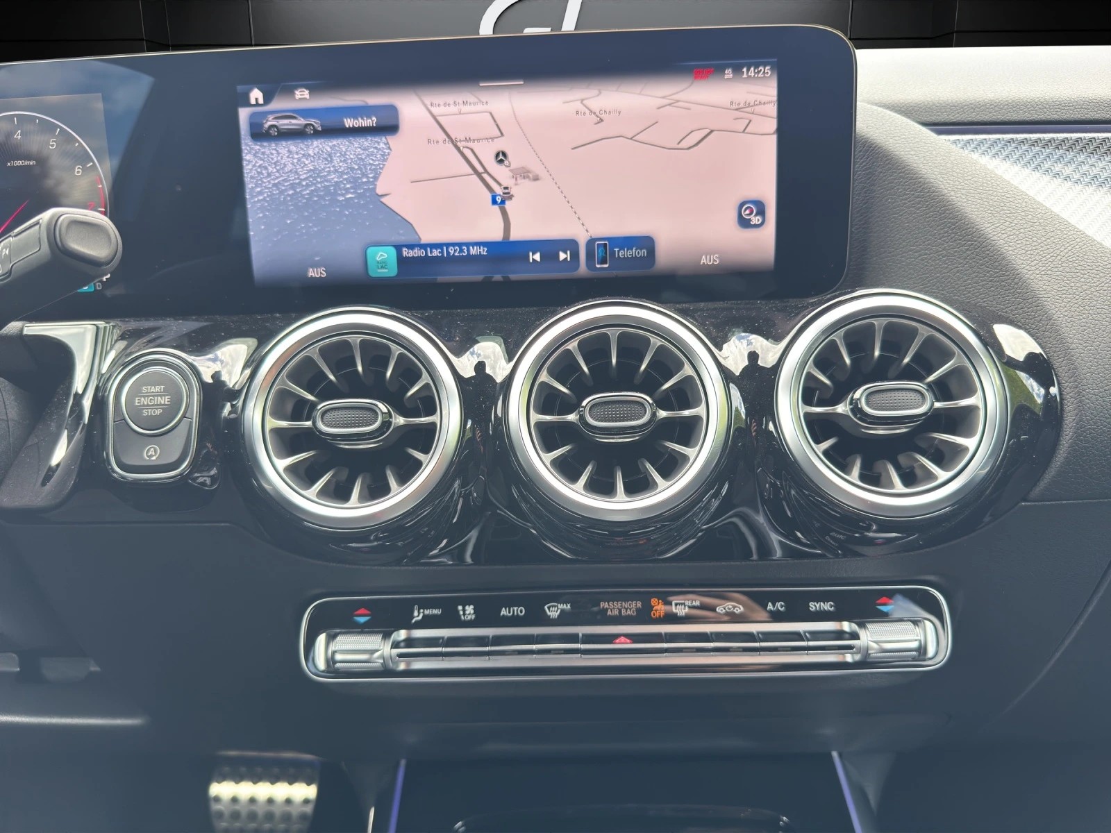 MERCEDES-BENZ GLA 200 Night Star 7G-DCT-image-12