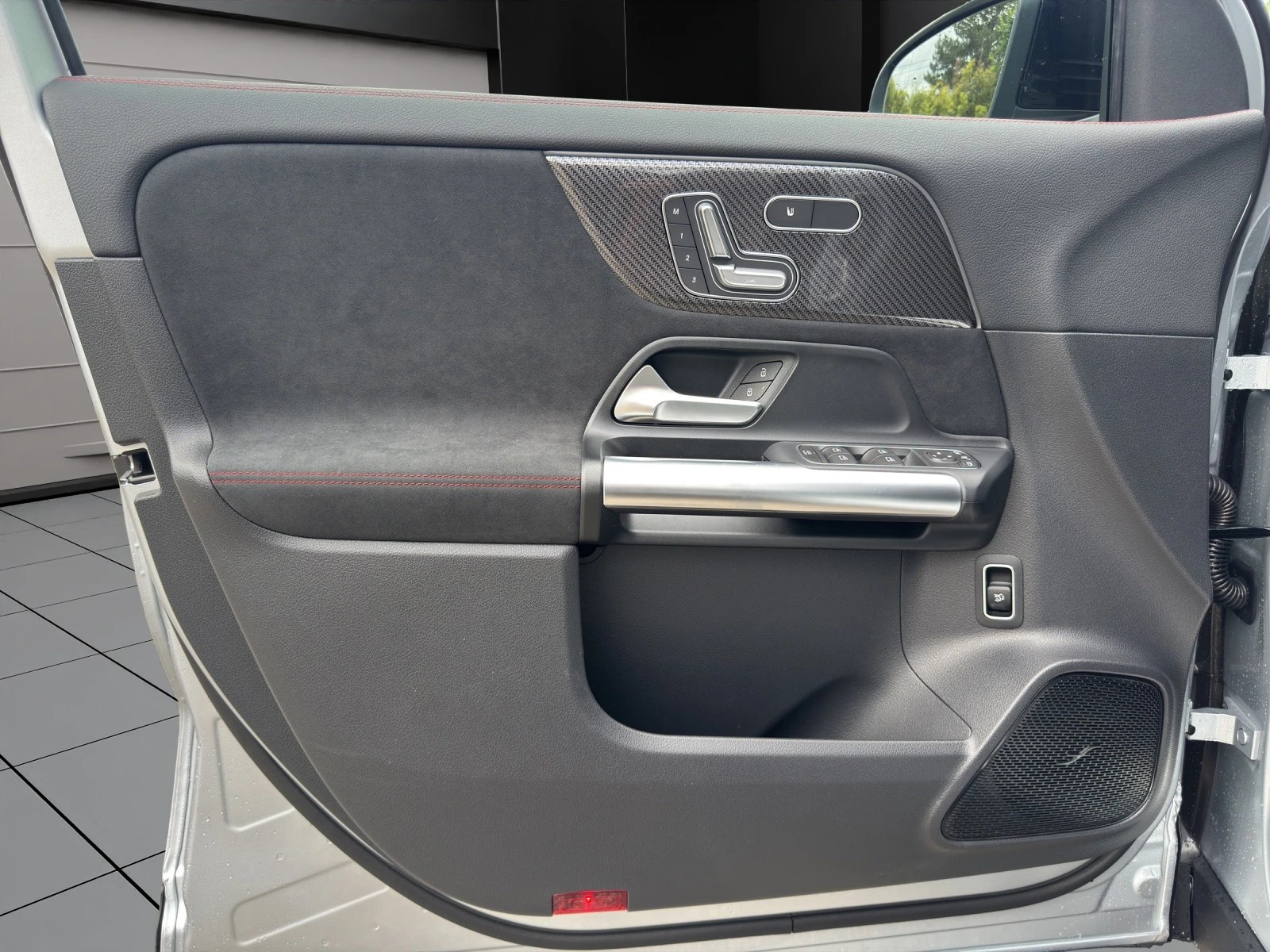 MERCEDES-BENZ GLA 200 Night Star 7G-DCT-image-6