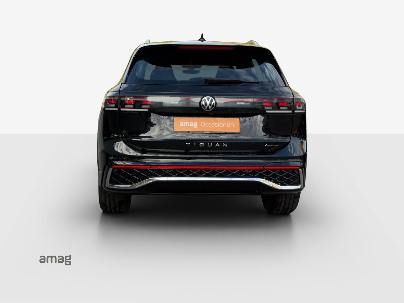 VW Tiguan 2.0 TSI DSG R-Line 4Motion-image-3