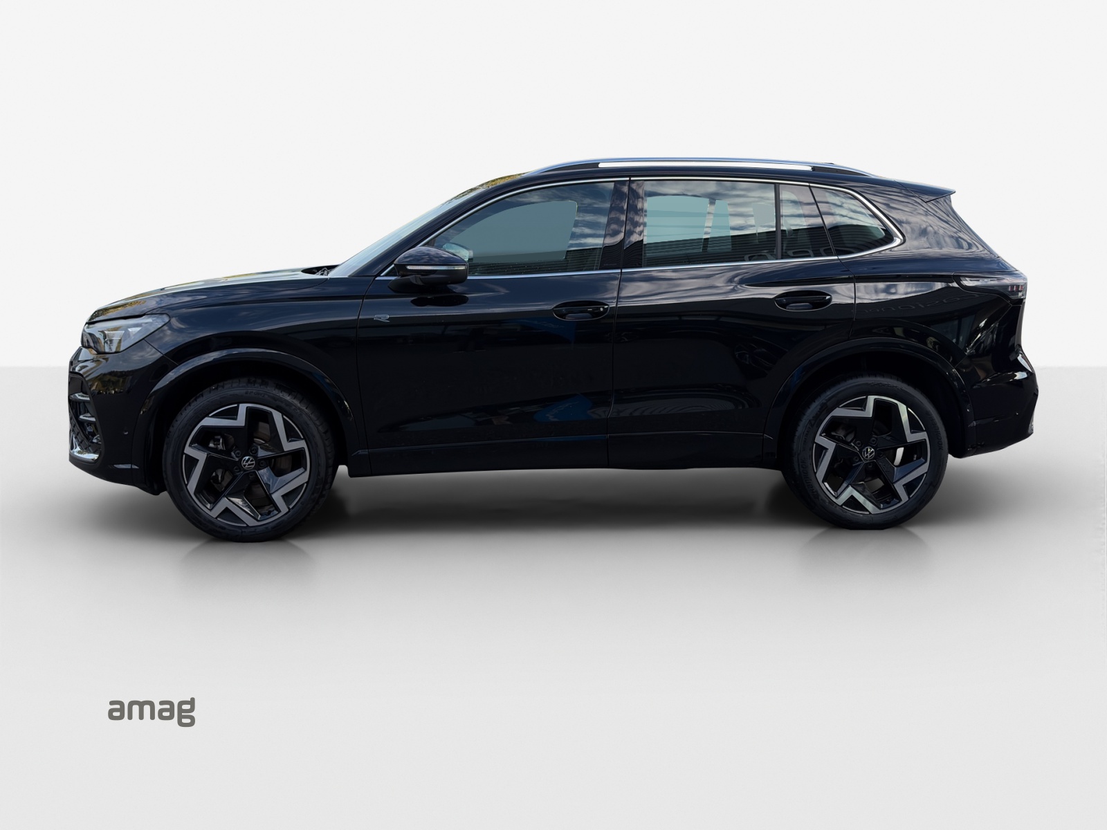 VW Tiguan 2.0 TSI DSG R-Line 4Motion-image-1
