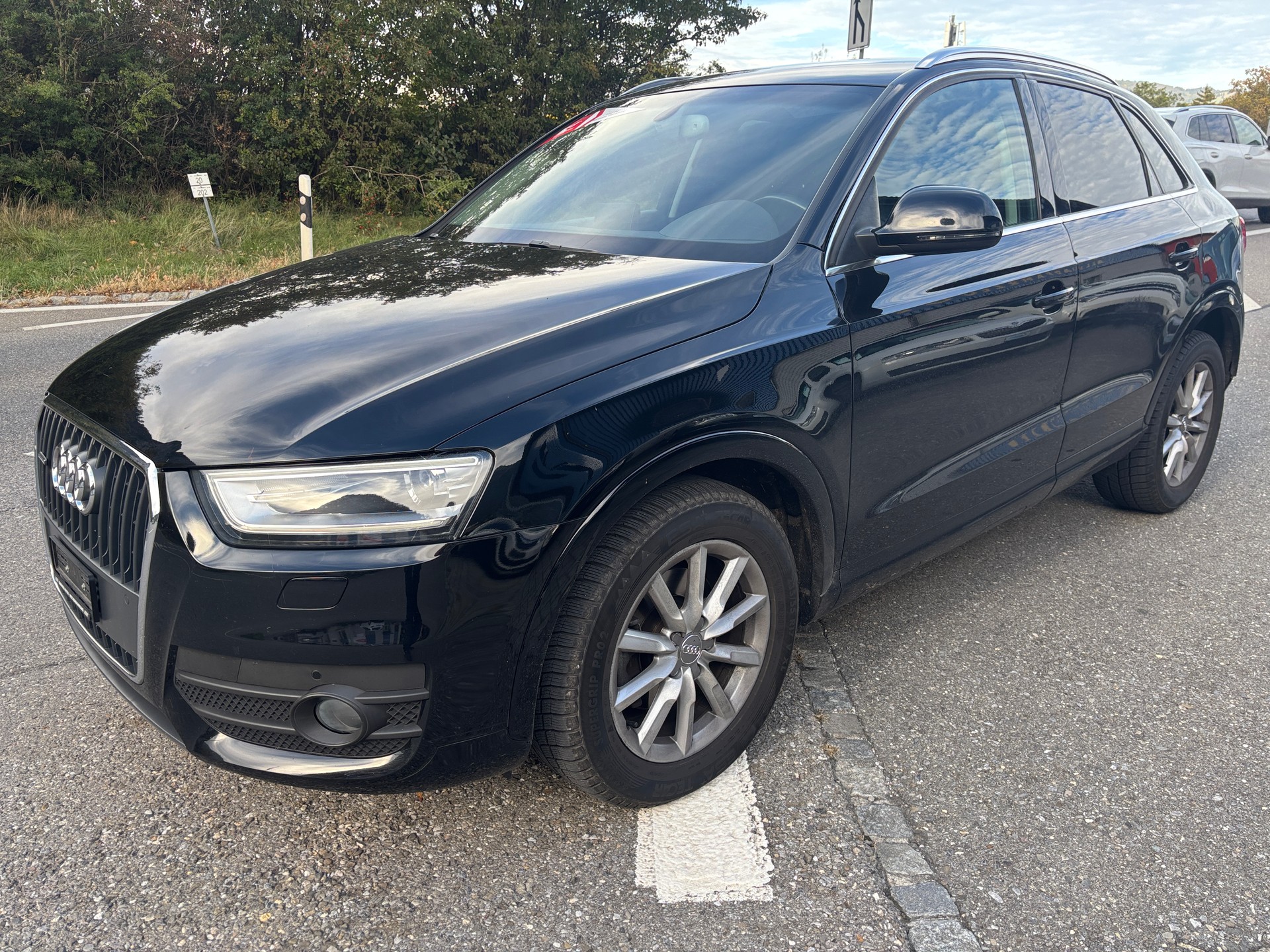 AUDI Q3 2.0 TDI quattro-image-2