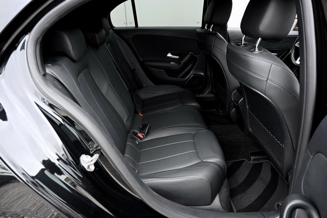 MERCEDES-BENZ A 200 d SE Line 8G-DCT-image-7