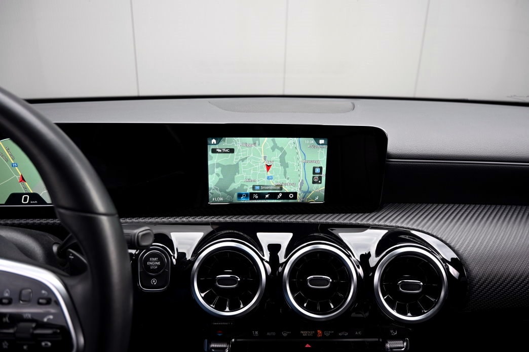 MERCEDES-BENZ A 200 d SE Line 8G-DCT-image-11