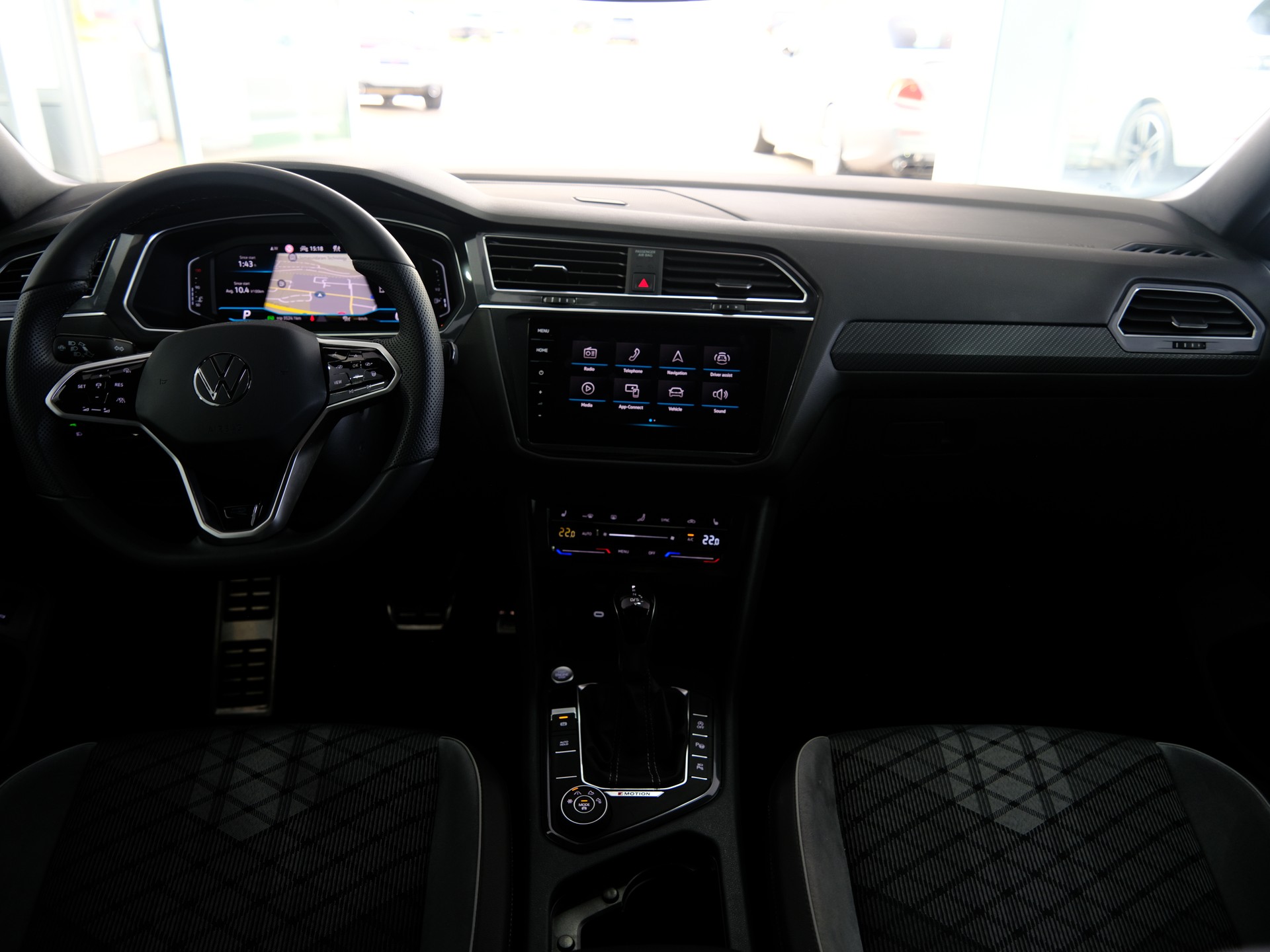 VW Tiguan Allspace 2.0 TDI SCR R-Line 4Motion DSG *7 Sitze* *Rückfahrkamera*-image-26