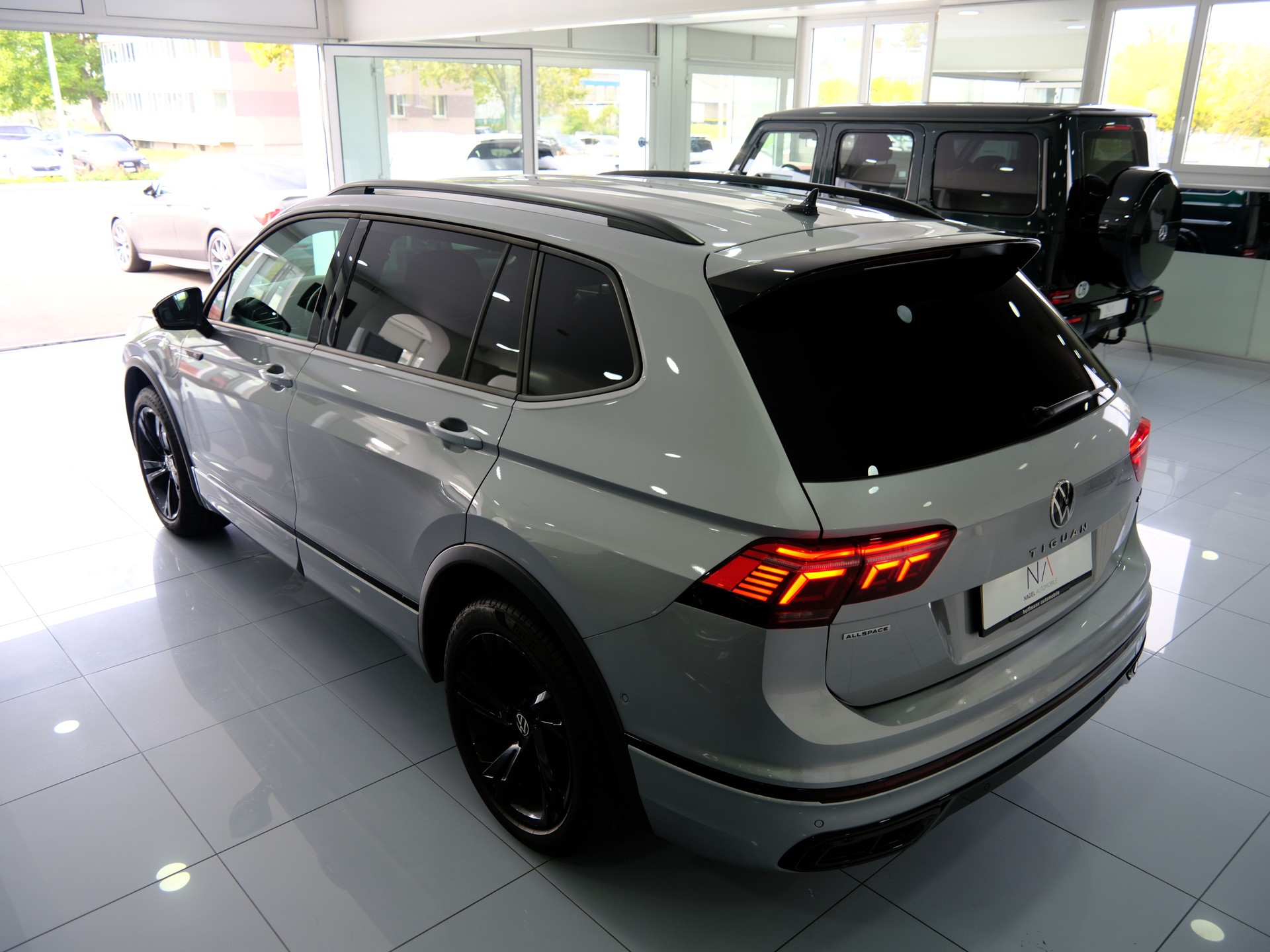 VW Tiguan Allspace 2.0 TDI SCR R-Line 4Motion DSG *7 Sitze* *Rückfahrkamera*-image-12