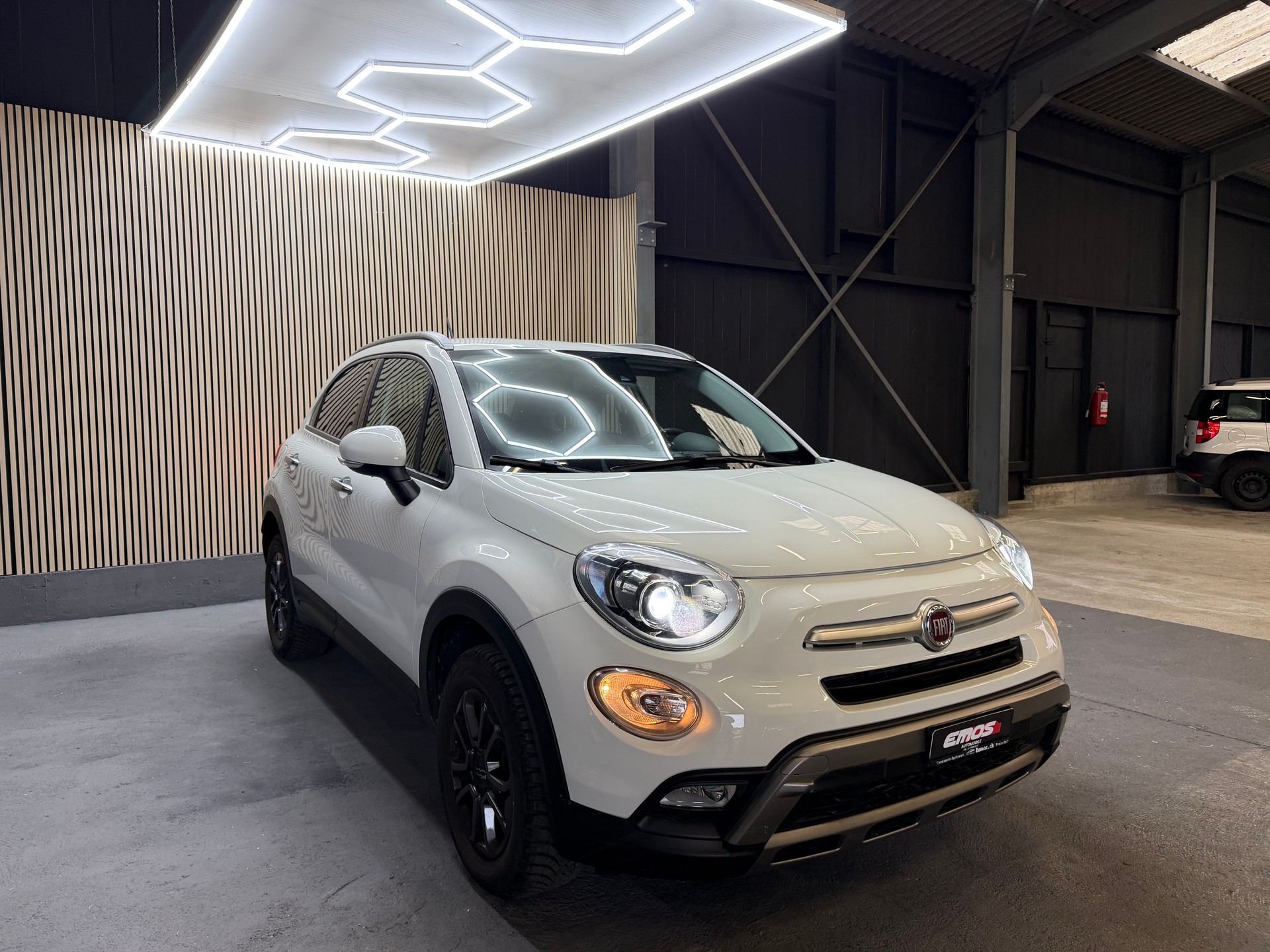 FIAT 500X 2.0 MJ Cross 4x4 Automatic-image-2