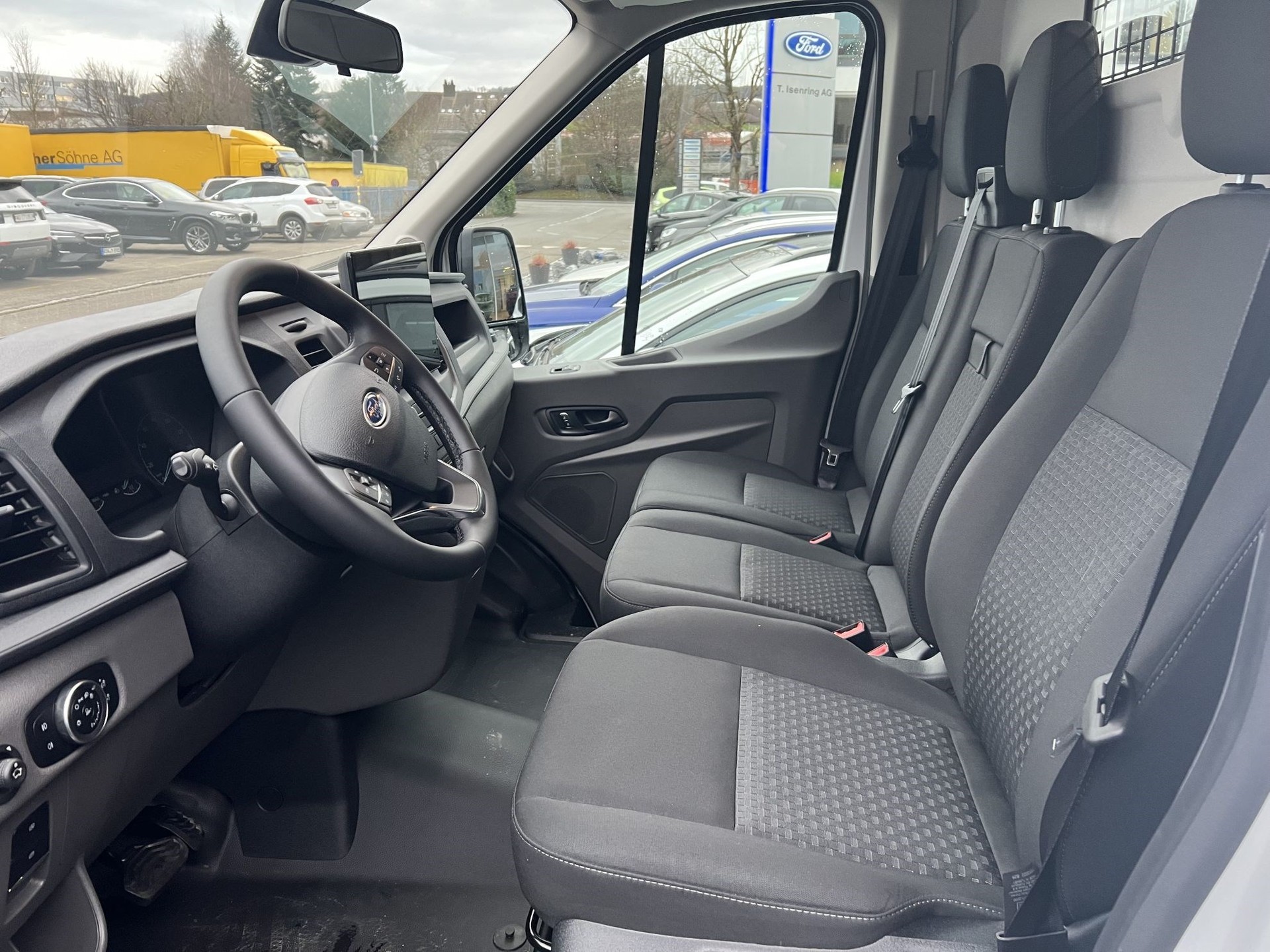 FORD E-TRANSIT Van 350 L2H2 67kWh Trend-image-5