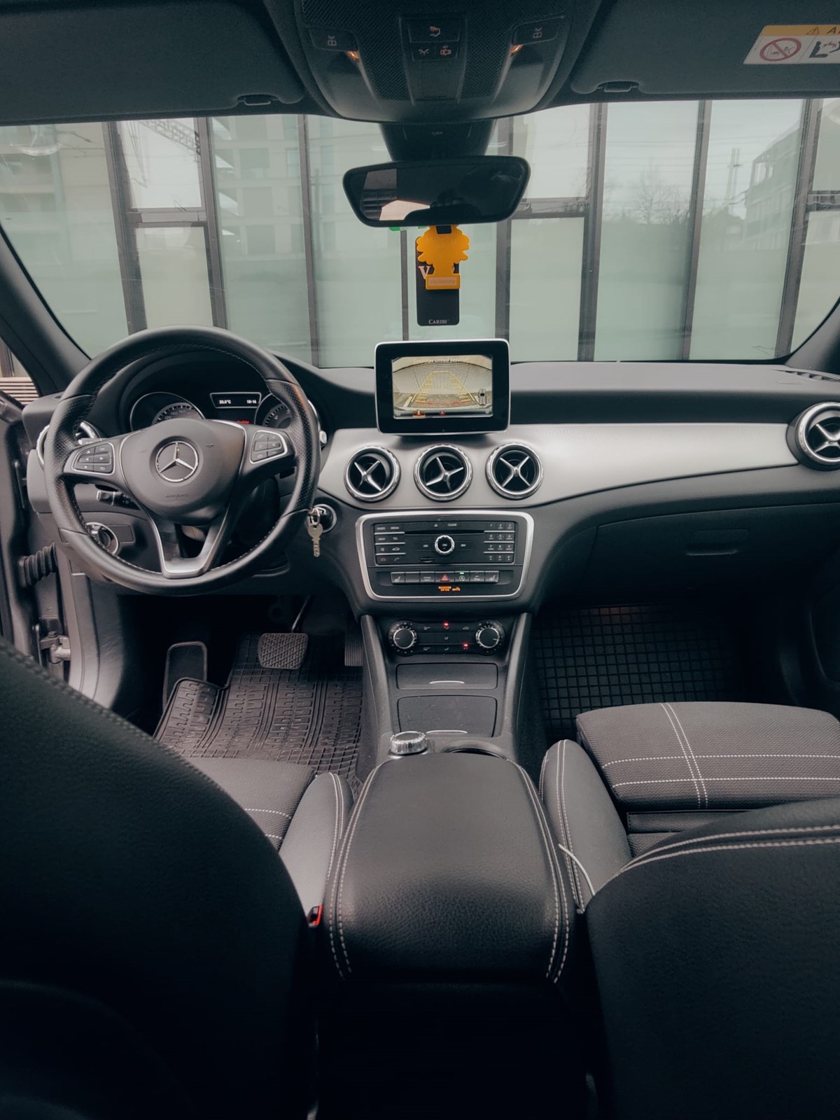MERCEDES-BENZ GLA 200 7G-DCT-image-3