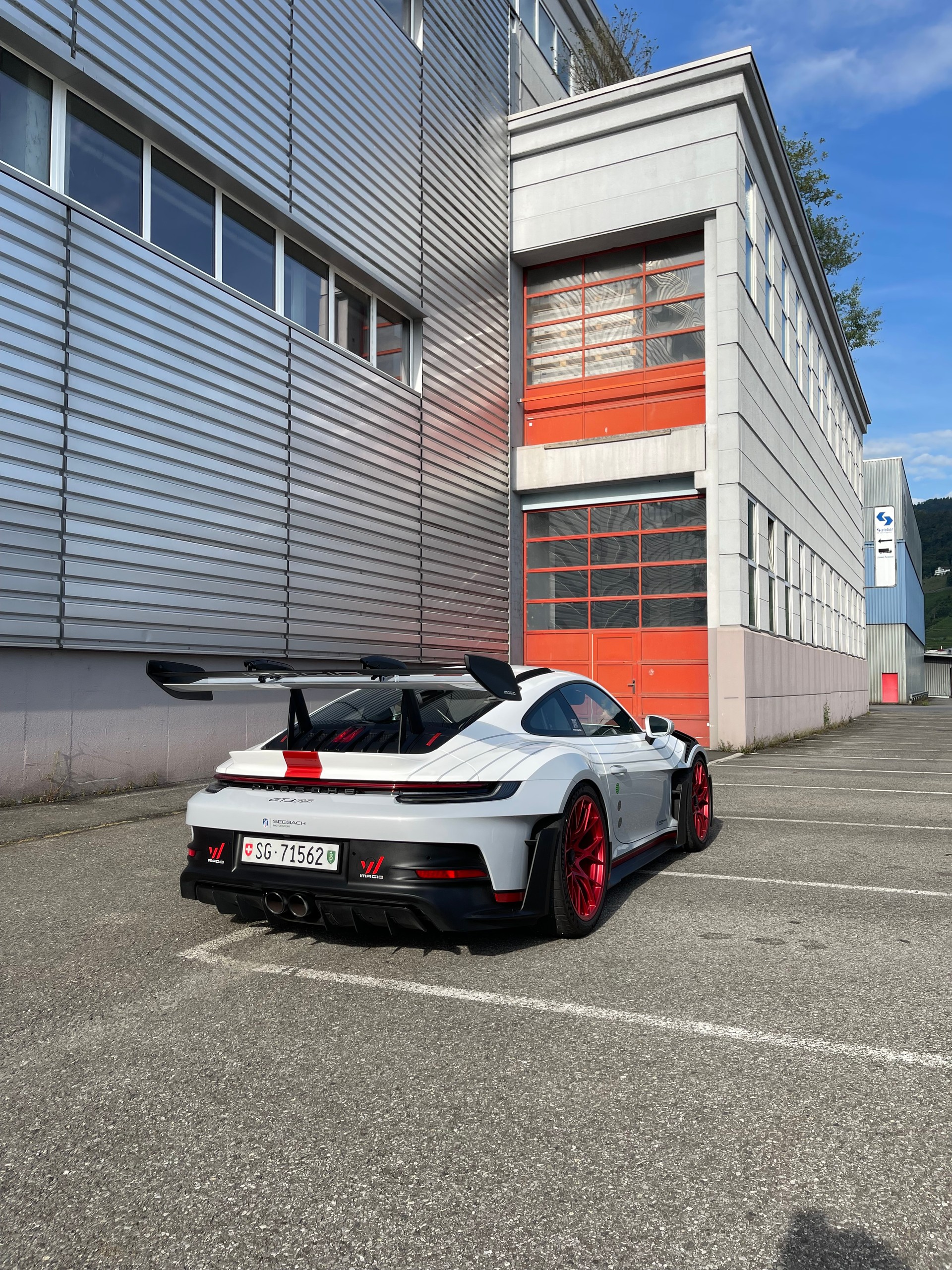PORSCHE 911 GT3 RS-image-2
