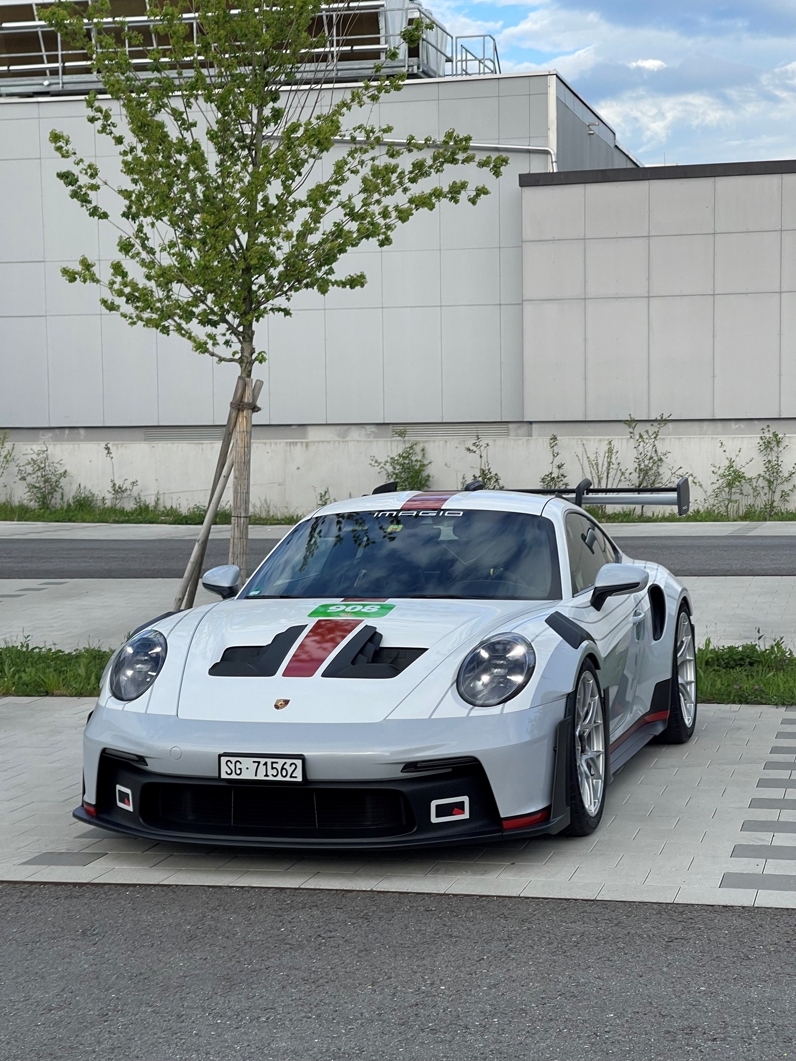 PORSCHE 911 GT3 RS-image-9