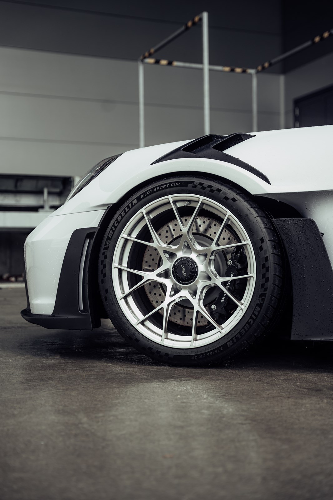 PORSCHE 911 GT3 RS-image-5