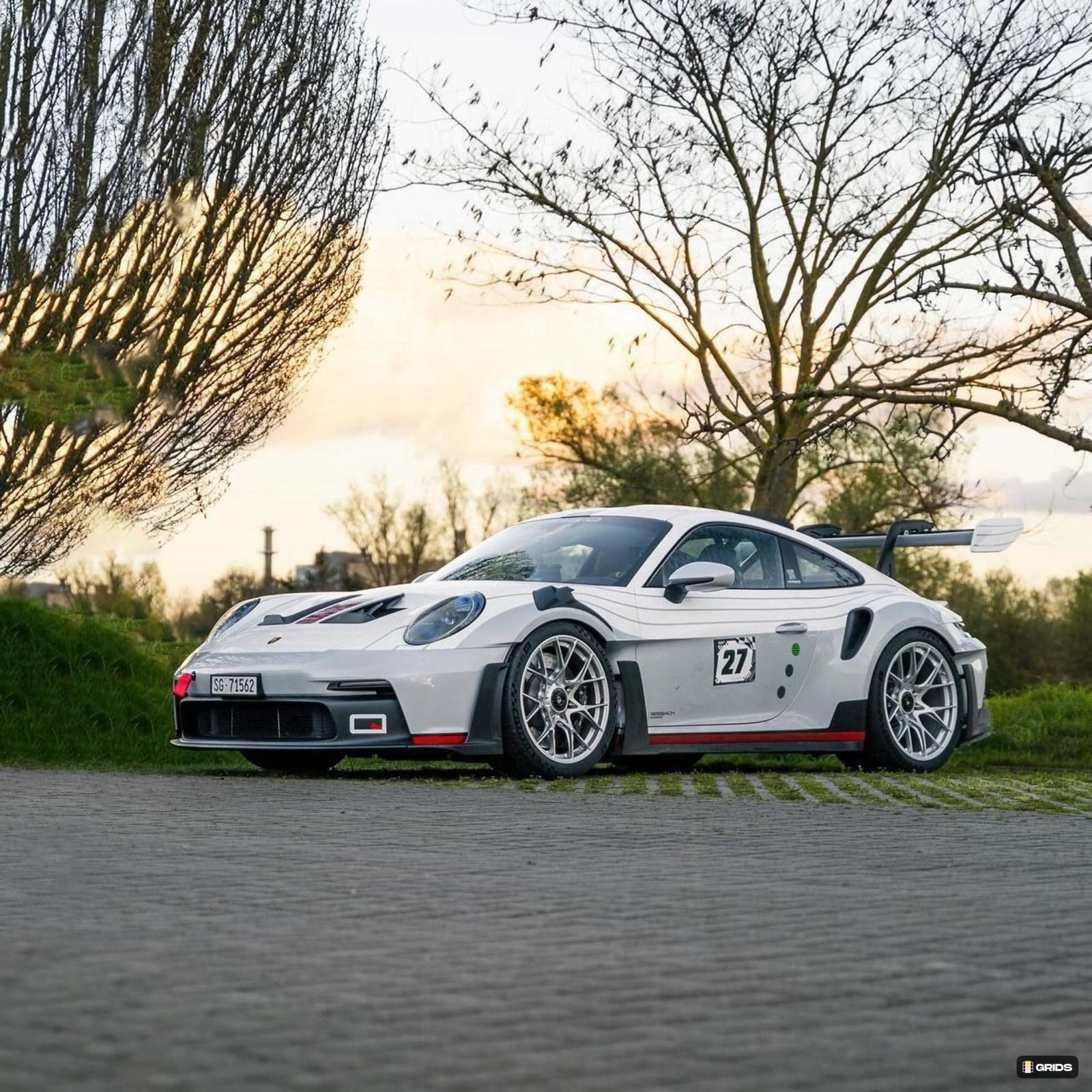 PORSCHE 911 GT3 RS-image-2
