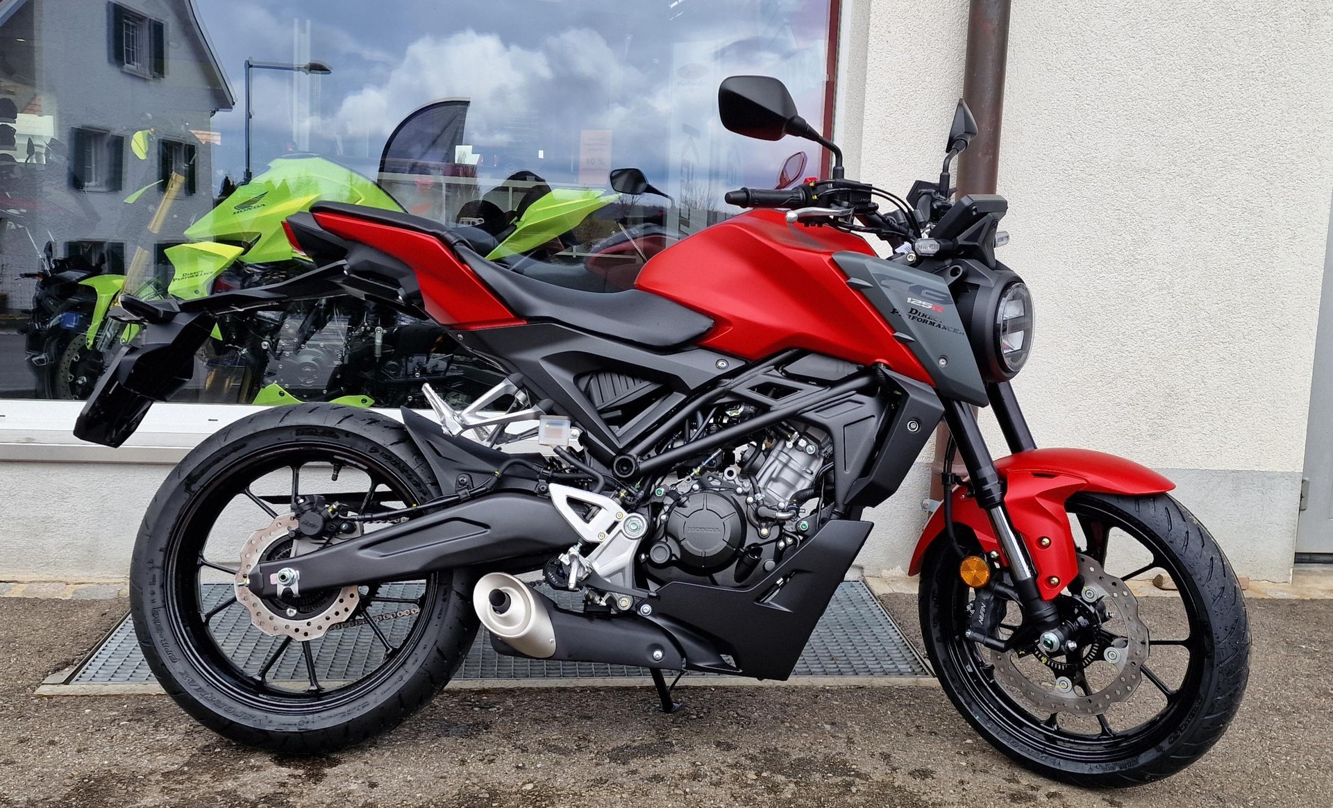 HONDA CB 125 R - 2026-showroom-element-3