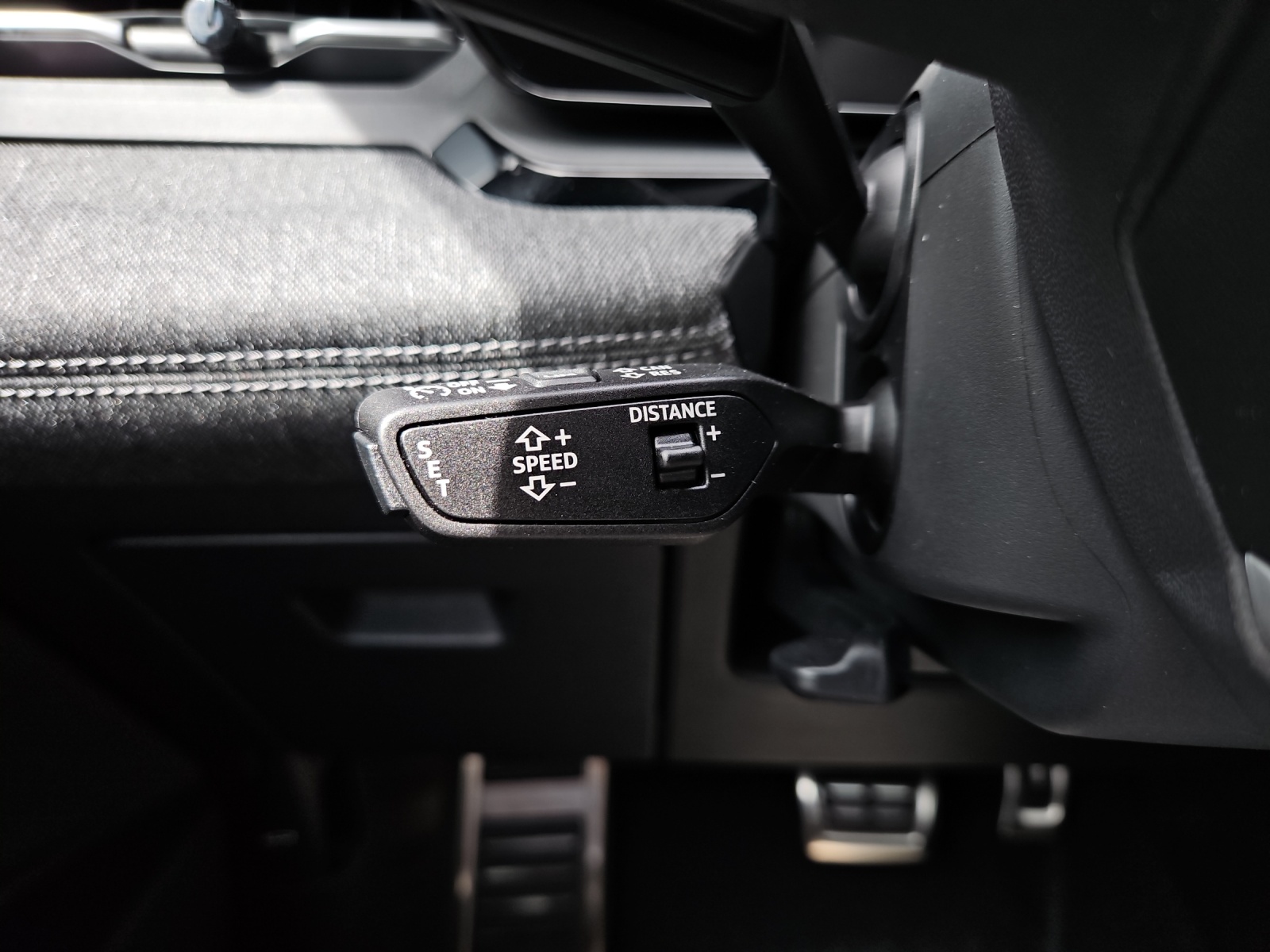 AUDI Q6 Sportback e-tron quattro-image-13